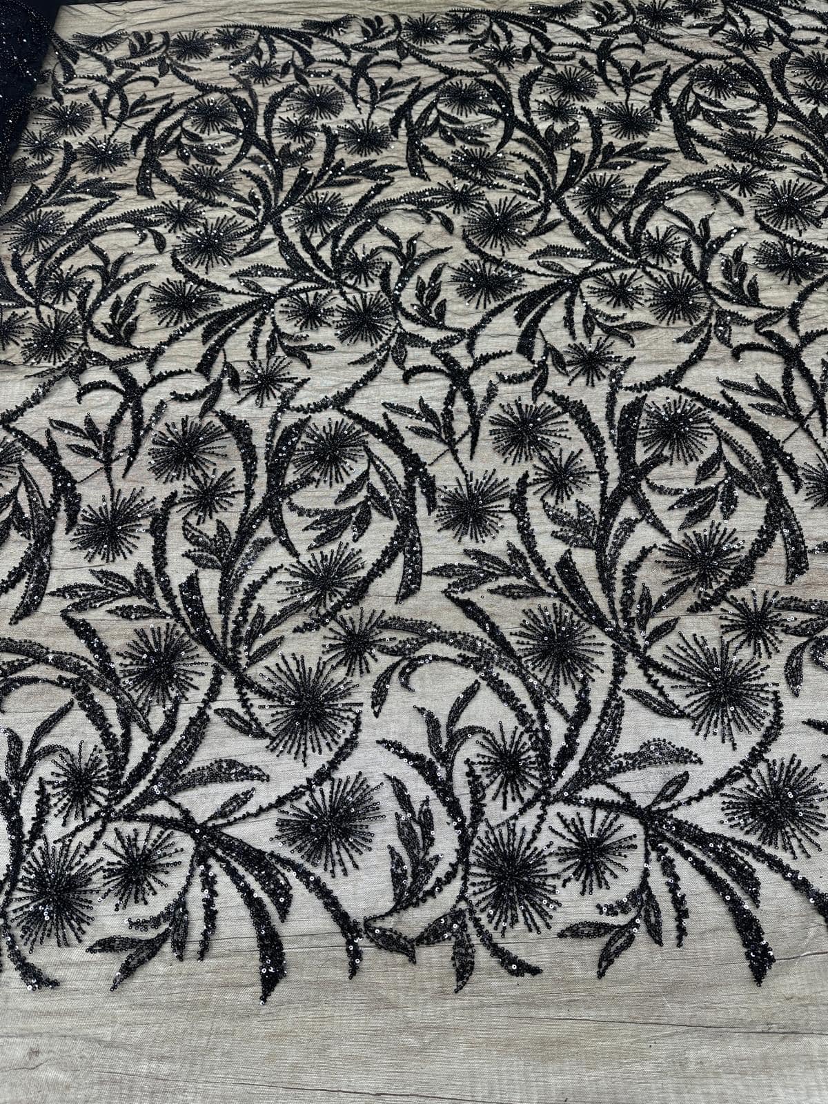 Broderie accesorizata cu paiete si margele, Negru - MODEL LILI