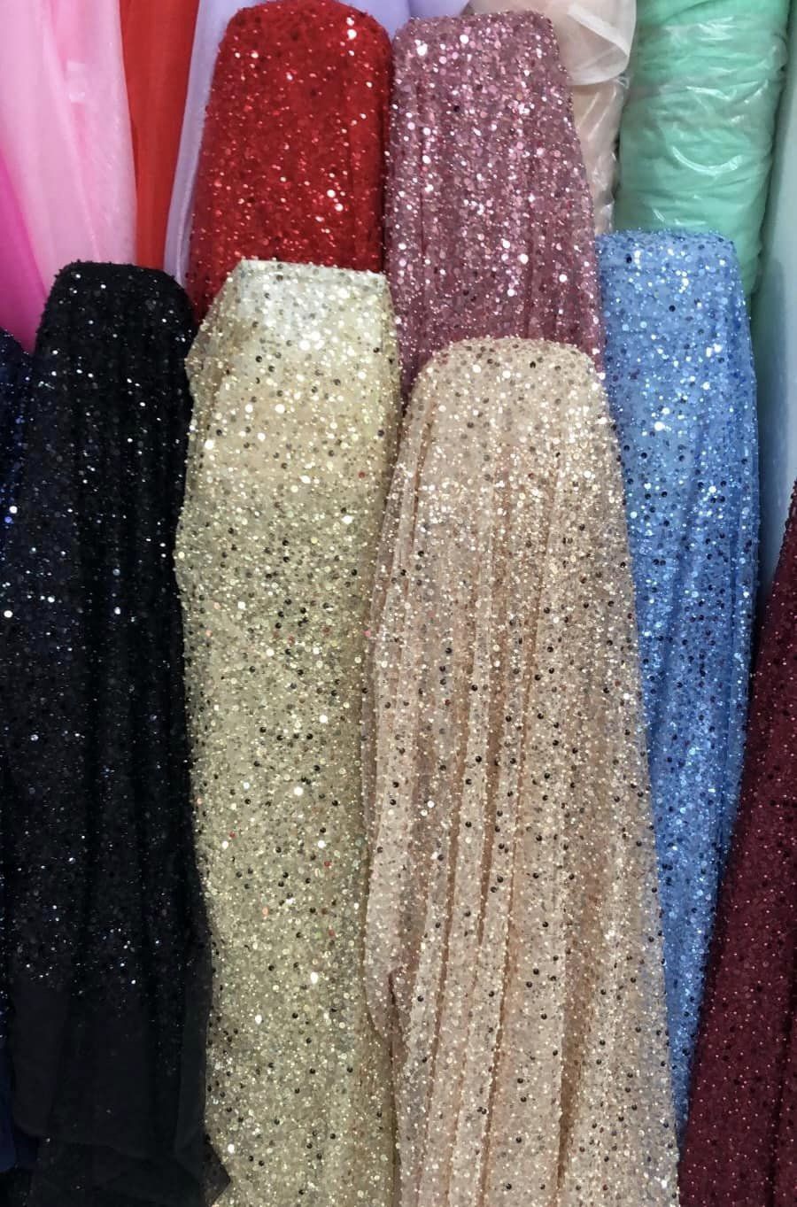 Tulle accesorizat cu paiete si margele , Culori Disponibile / MODEL BIG
