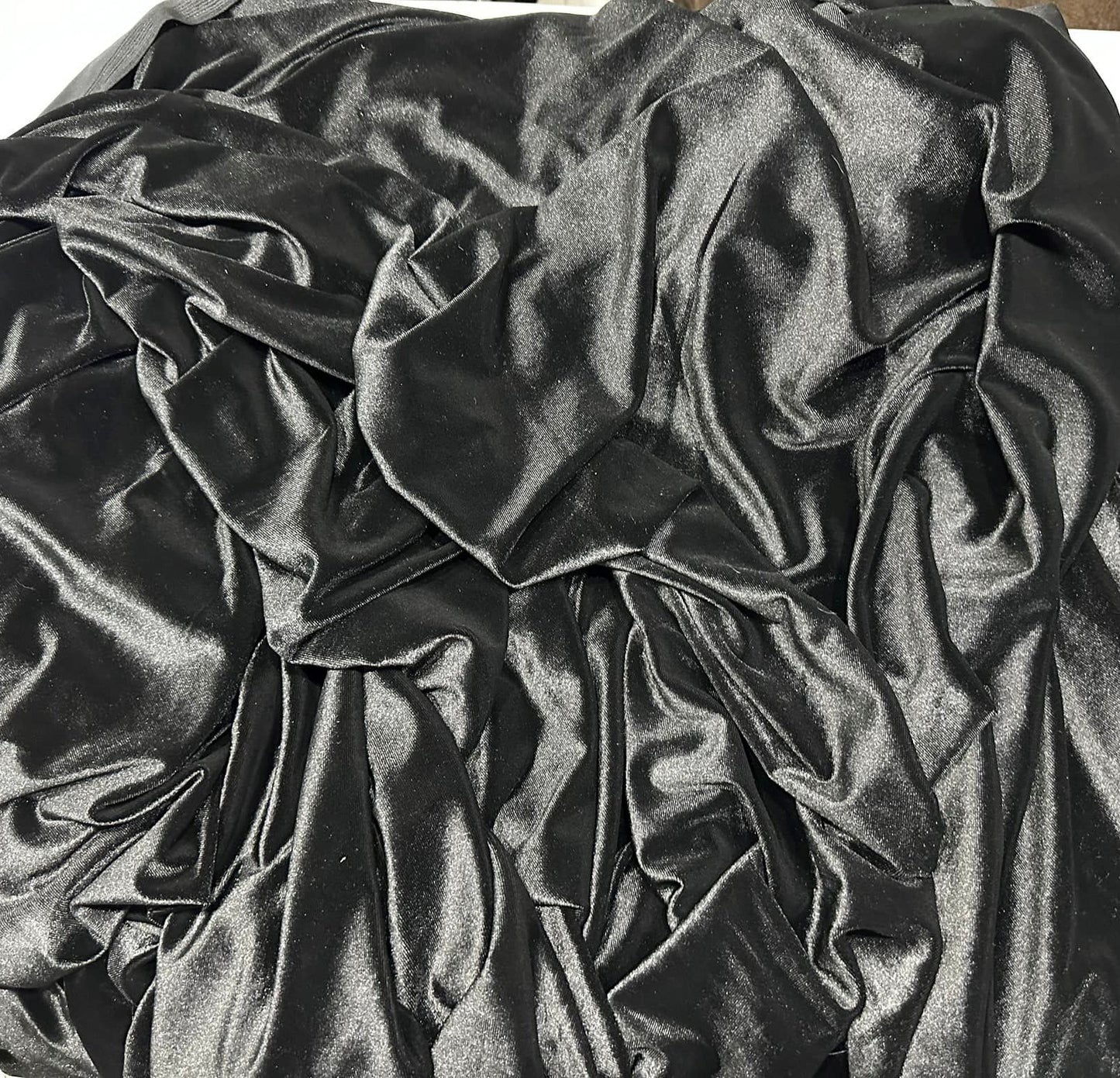 Catifea Elastica, Negru
