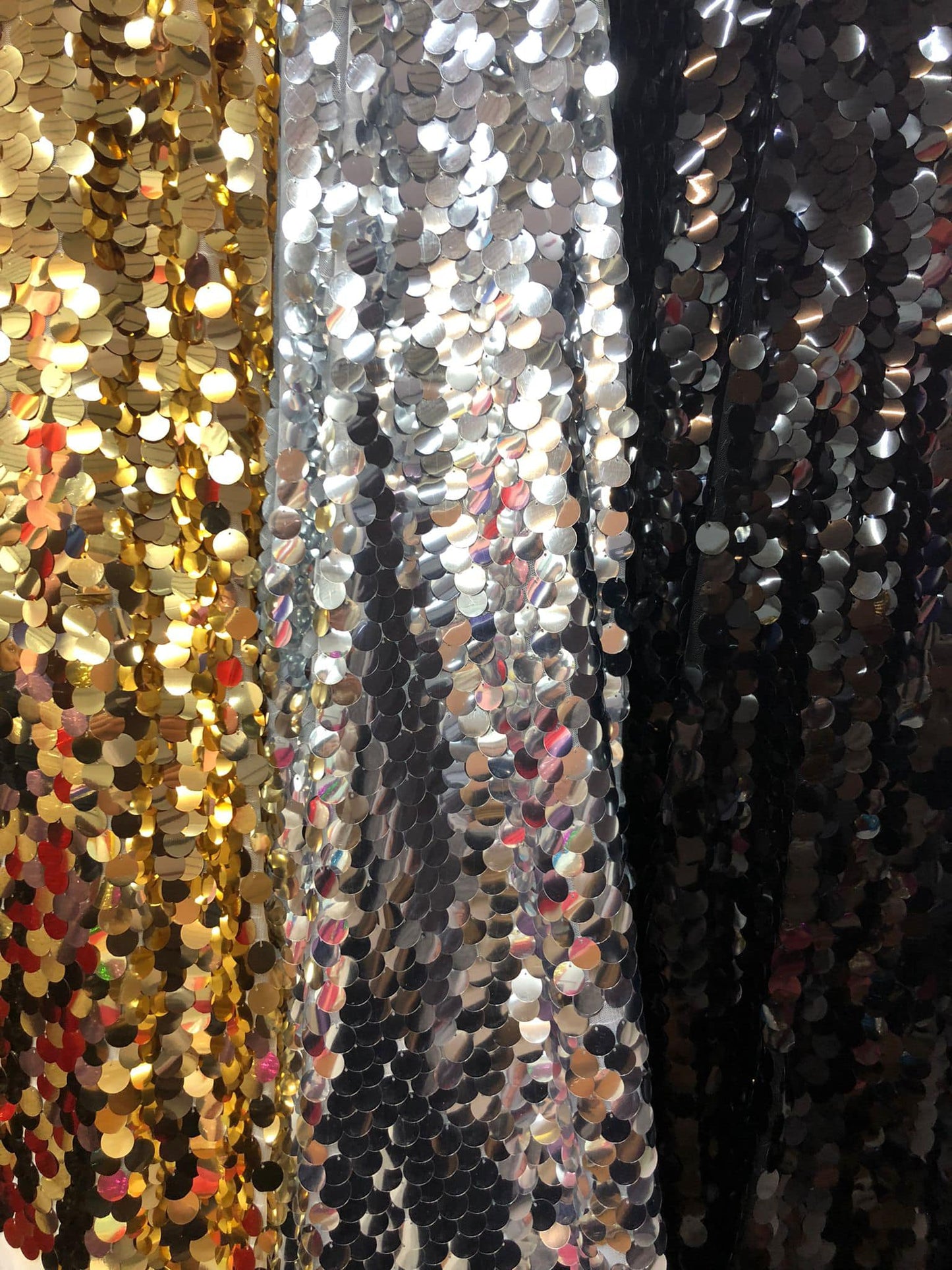 Paiete mari , pe tulle
