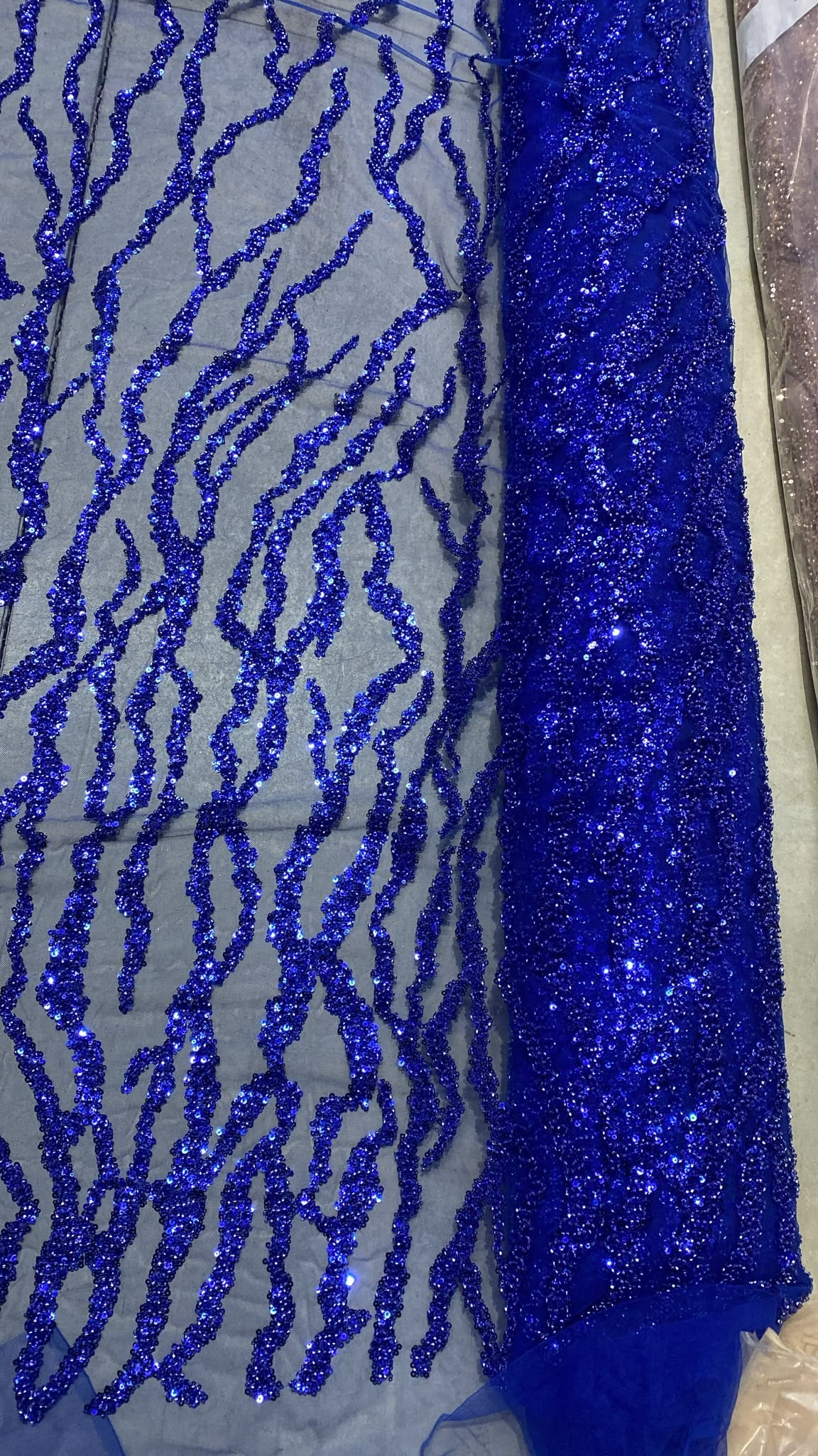 Broderie accesorizata cu margele, Albastru Royal - MODEL BUSHRA