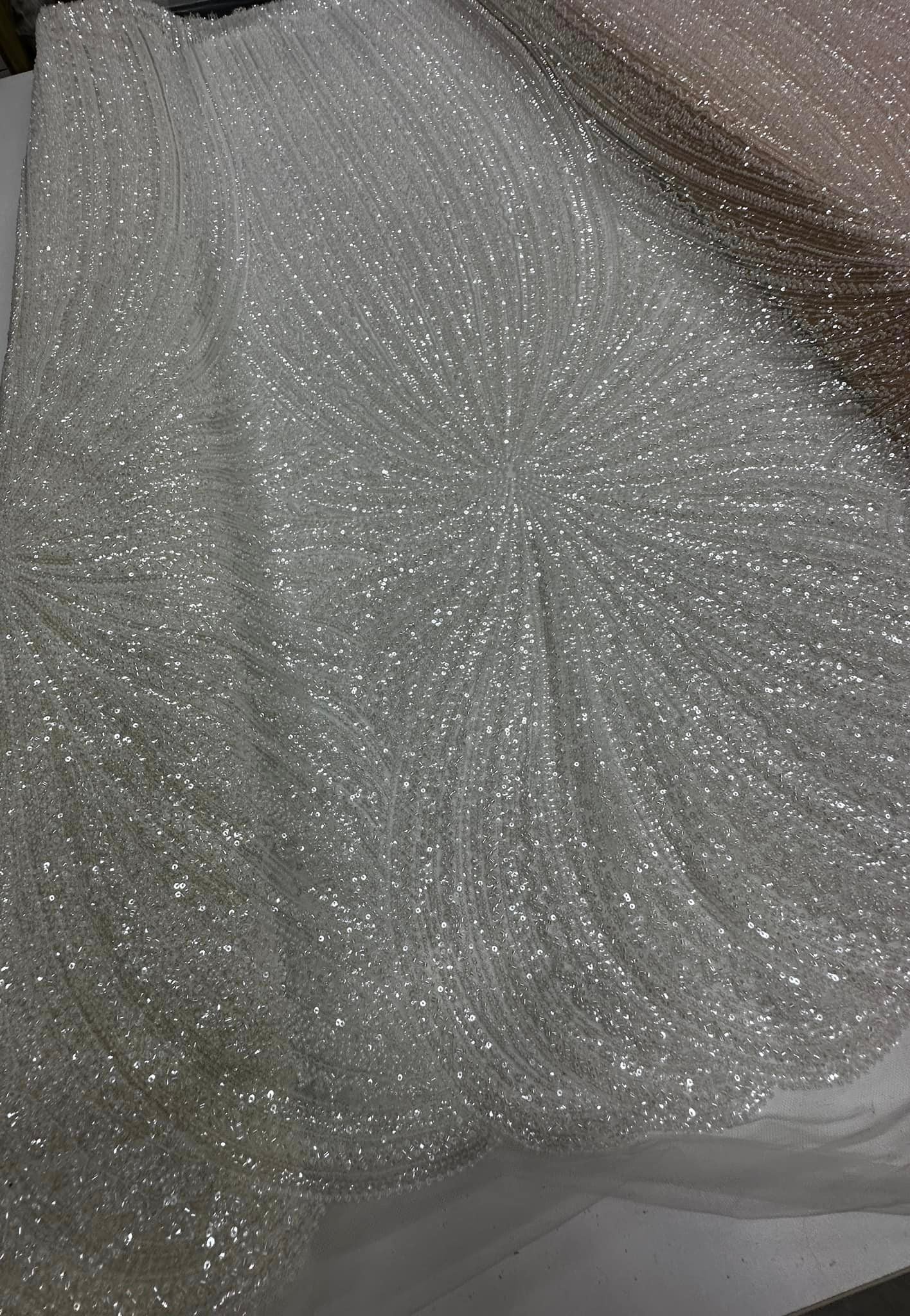 Broderie FULL accesorizata cu paiete si margele / MODEL LUXURY