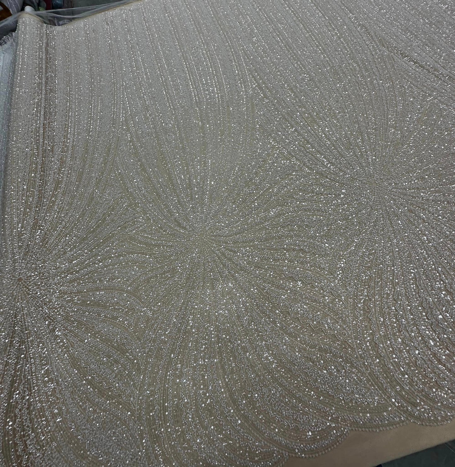 Broderie FULL accesorizata cu paiete si margele / MODEL LUXURY