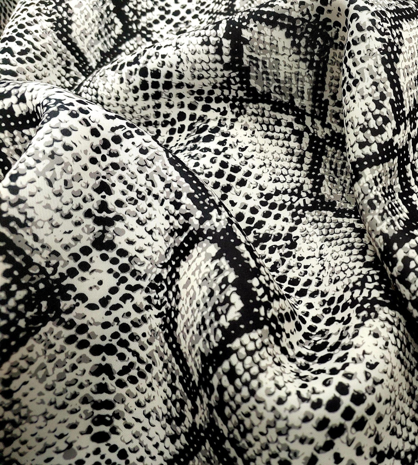Neopren, Model Snake