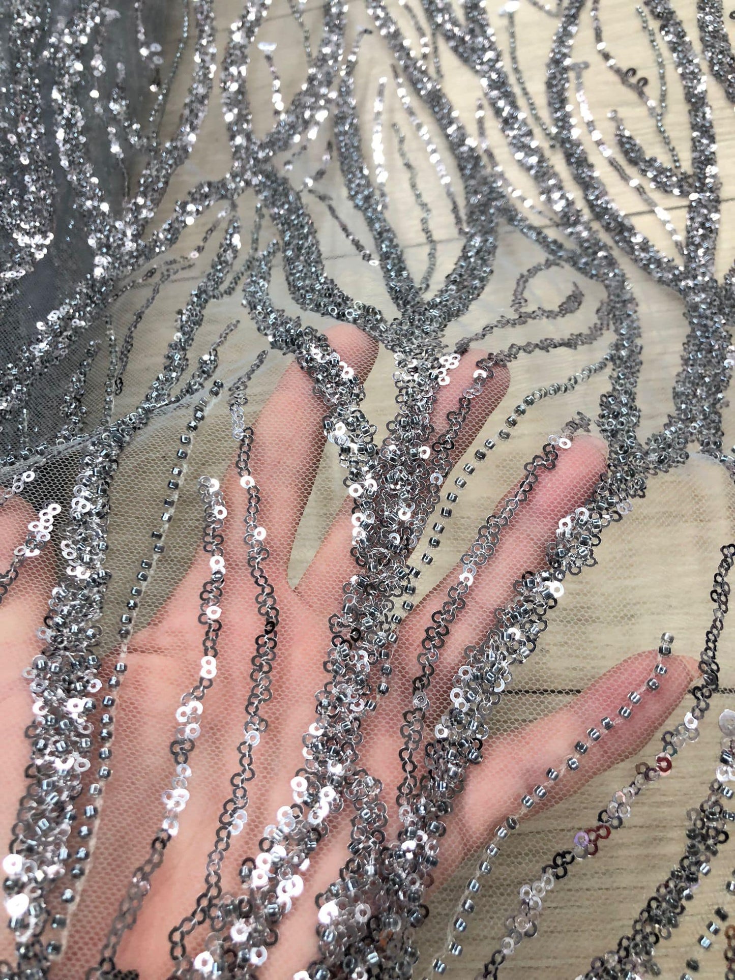 Broderie argintie , accesorizata cu paiete si margele - MODEL EMA