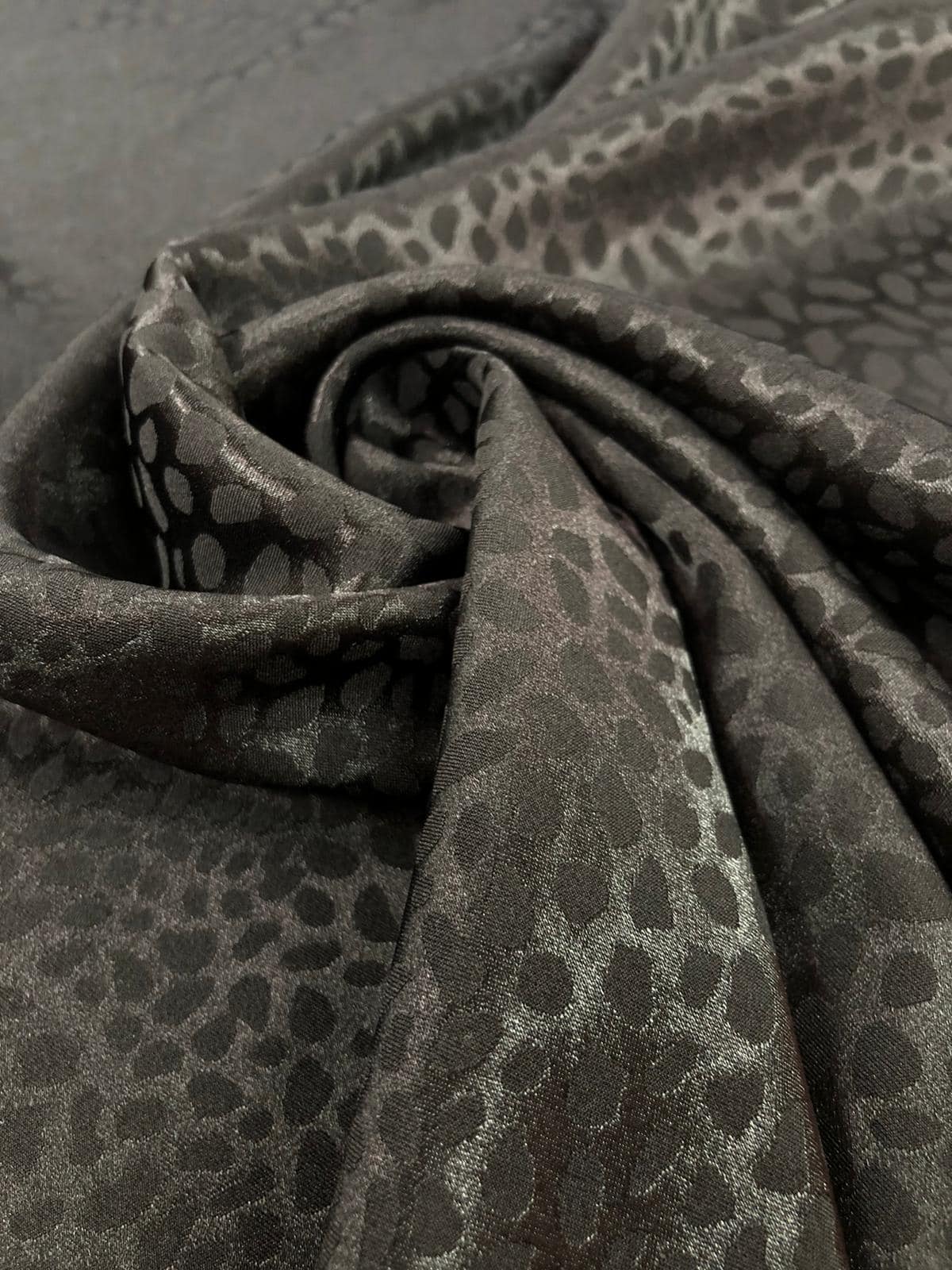 Satin Jacquard , Negru / MODEL LEOPARD