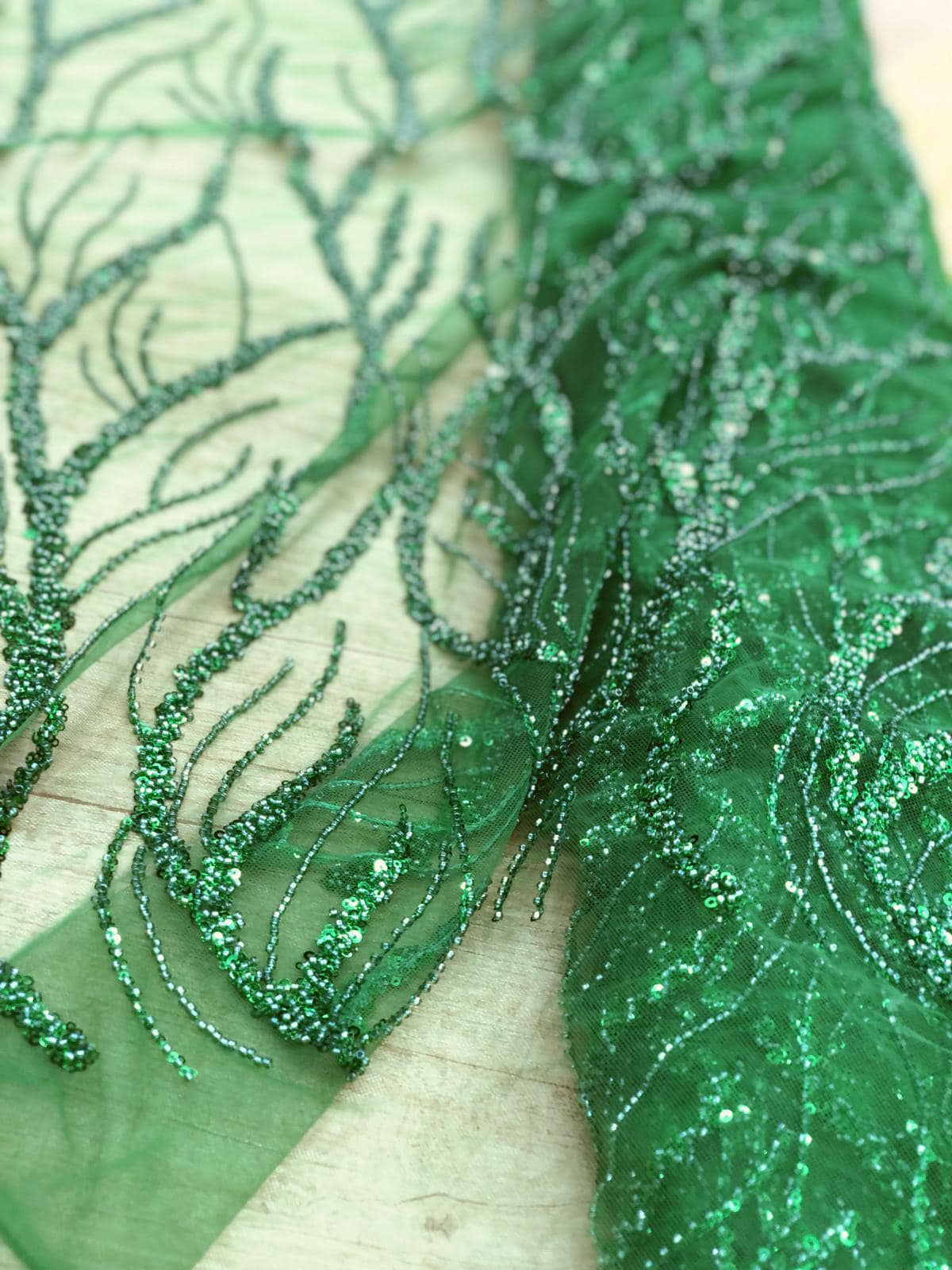 Broderie accesorizata cu paiete si margele, Verde / MODEL MARDIN