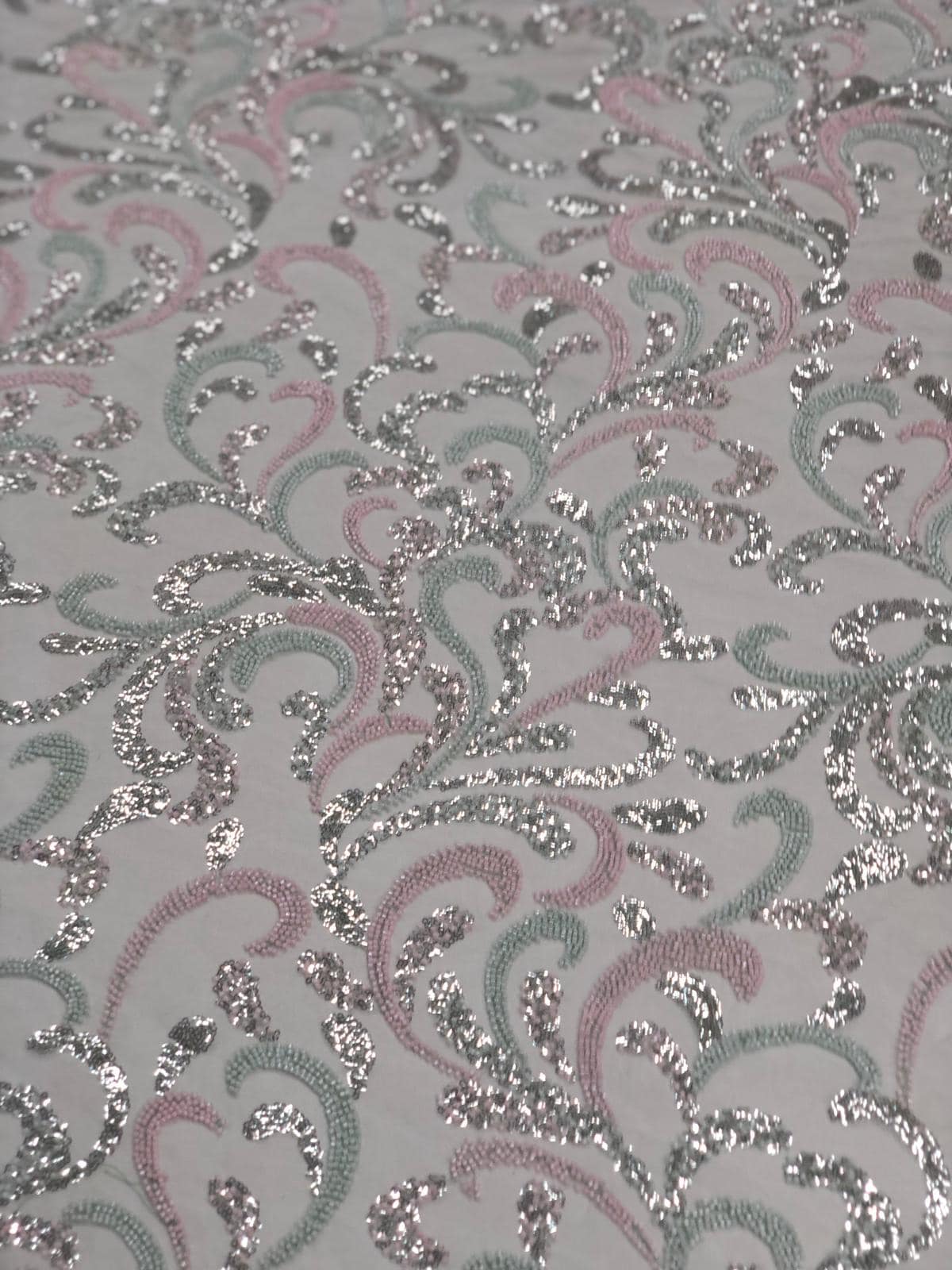 Broderie accesorizata cu paiete si margele / MODEL AMELIA - VARIANTA 4