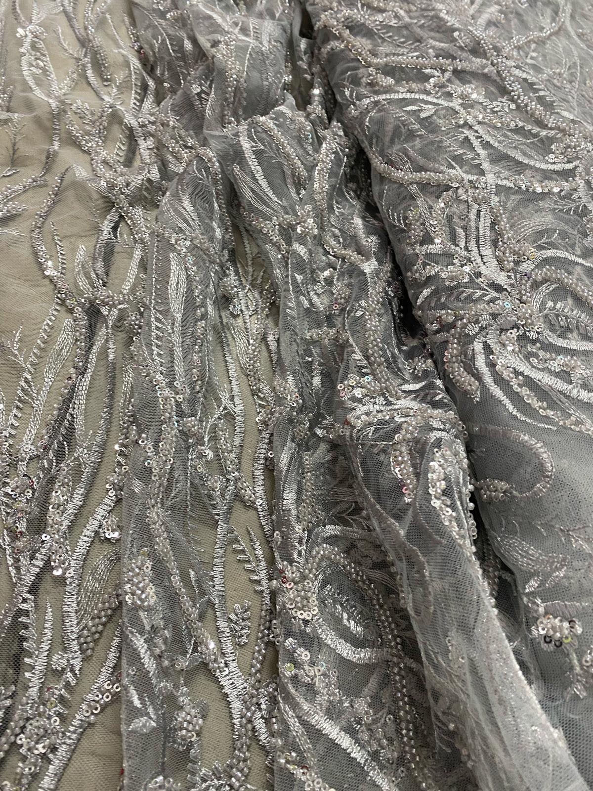 Broderie accesorizata cu paiete si margele , Gri - MODEL BELLA