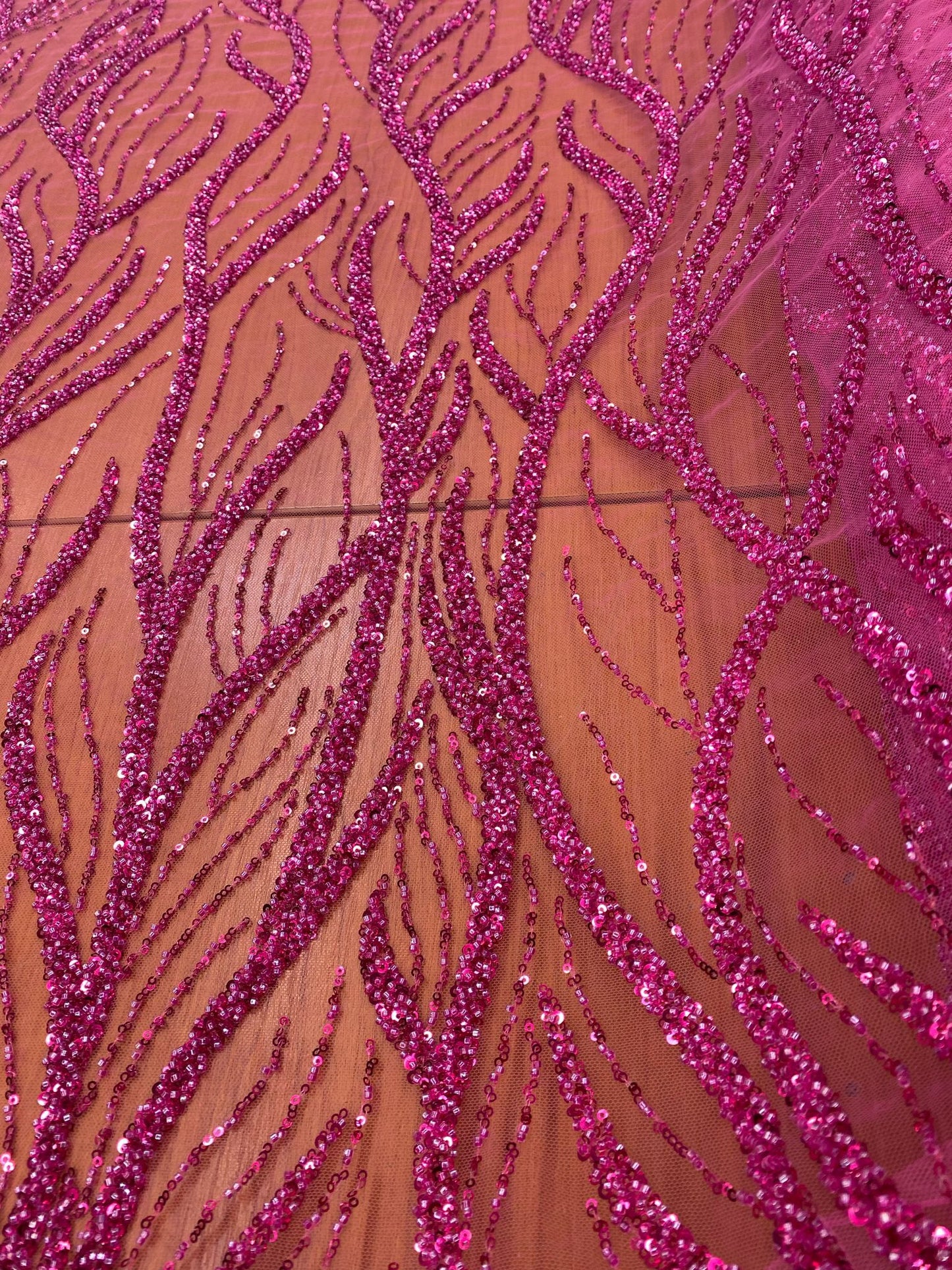 Broderie accesorizata cu paiete si margele, Roz Fuxia - MODEL BEAUTY