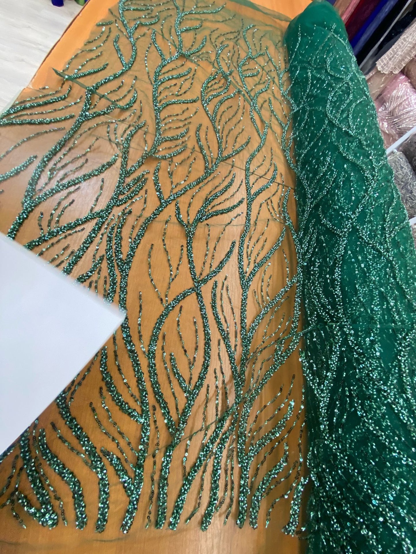 Broderie accesorizata cu paiete si margele, Verde - MODEL BEAUTY