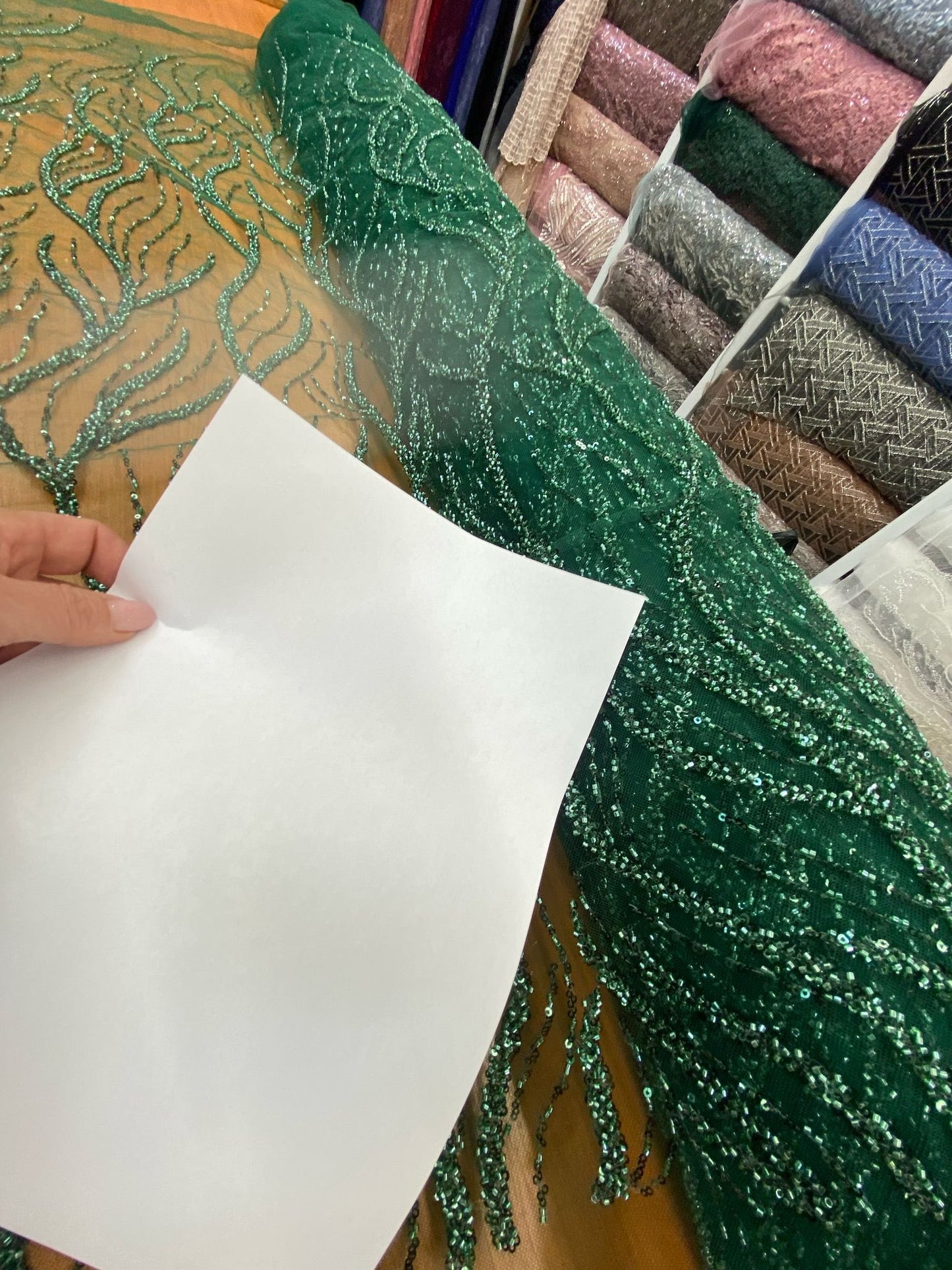 Broderie accesorizata cu paiete si margele, Verde - MODEL BEAUTY