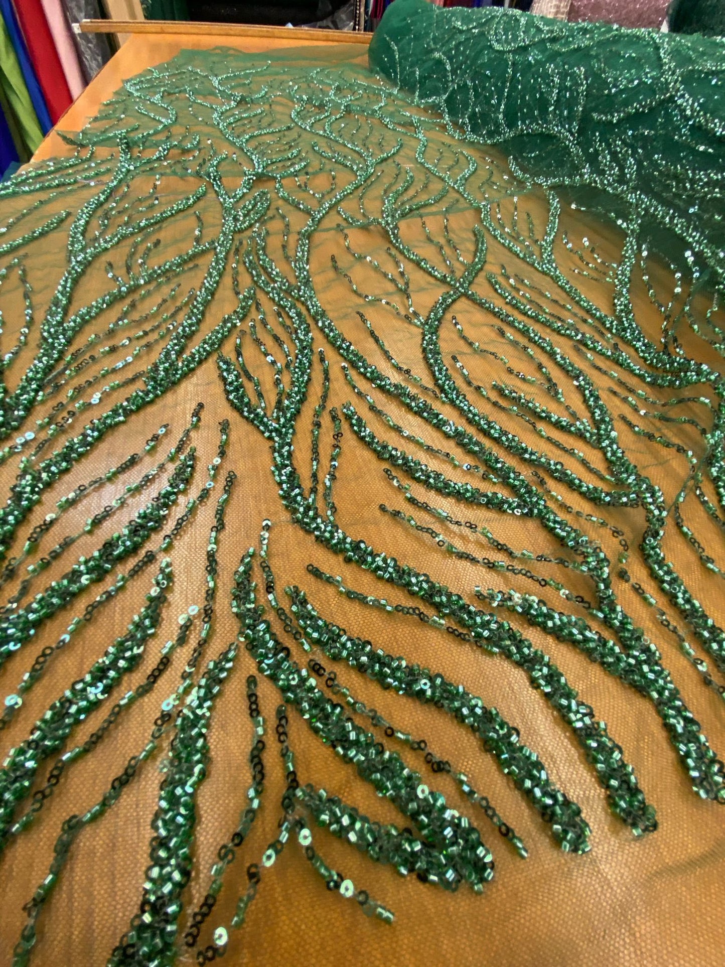Broderie accesorizata cu paiete si margele, Verde - MODEL BEAUTY