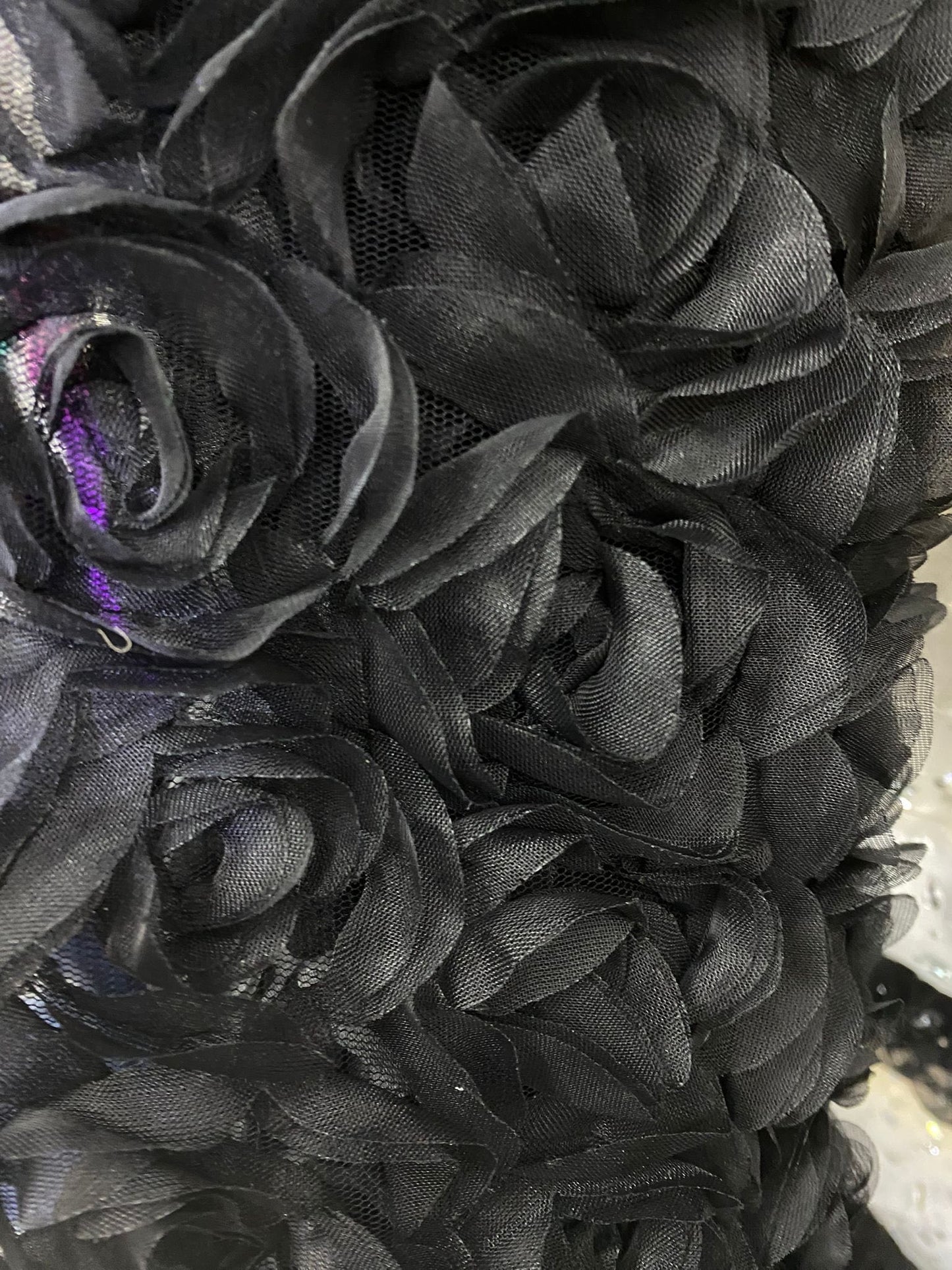 Floricele 3D pe suport de tulle , Negru
