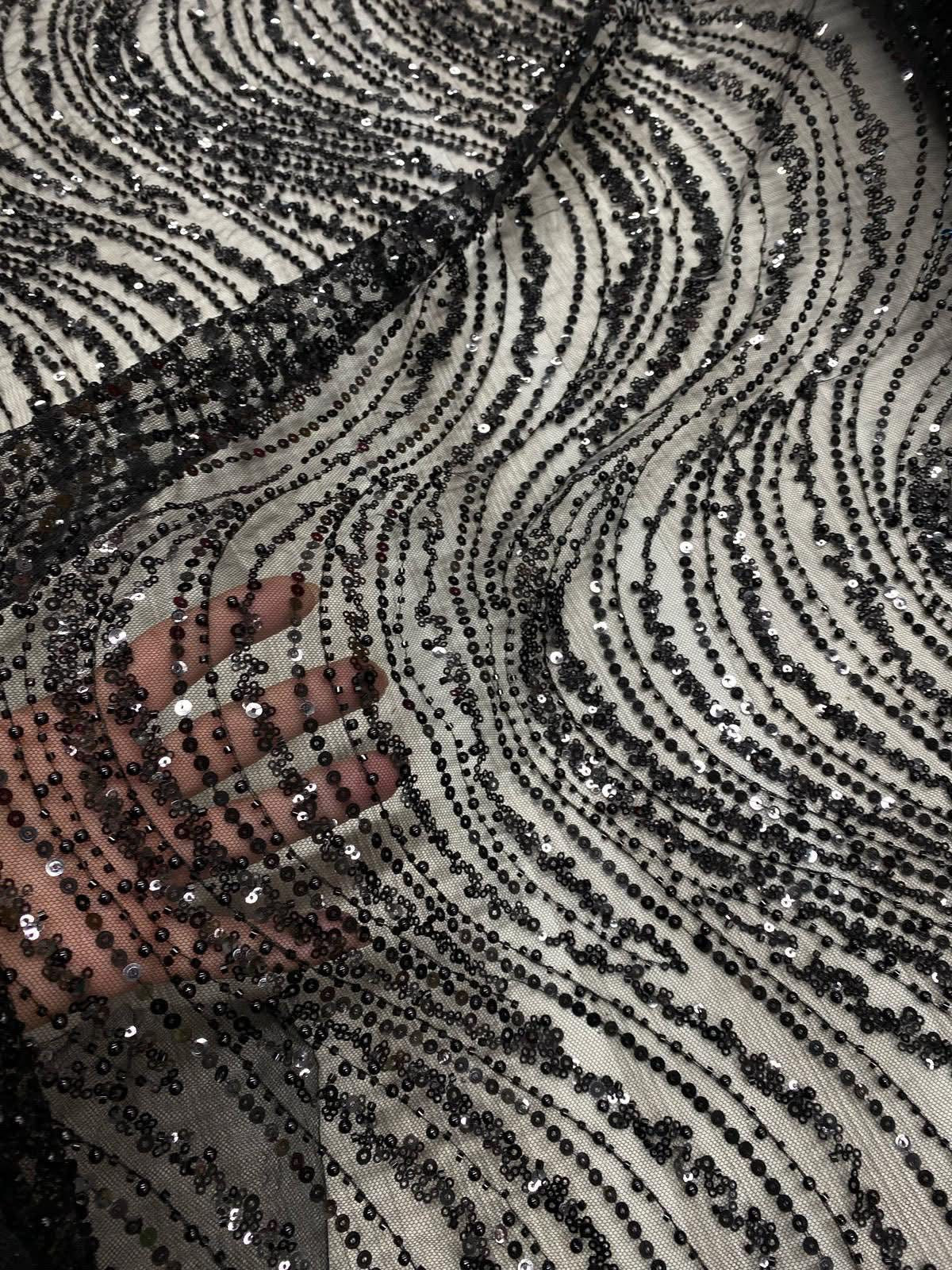 Broderie accesorizata cu paiete si margele, Negru - MODEL EMY