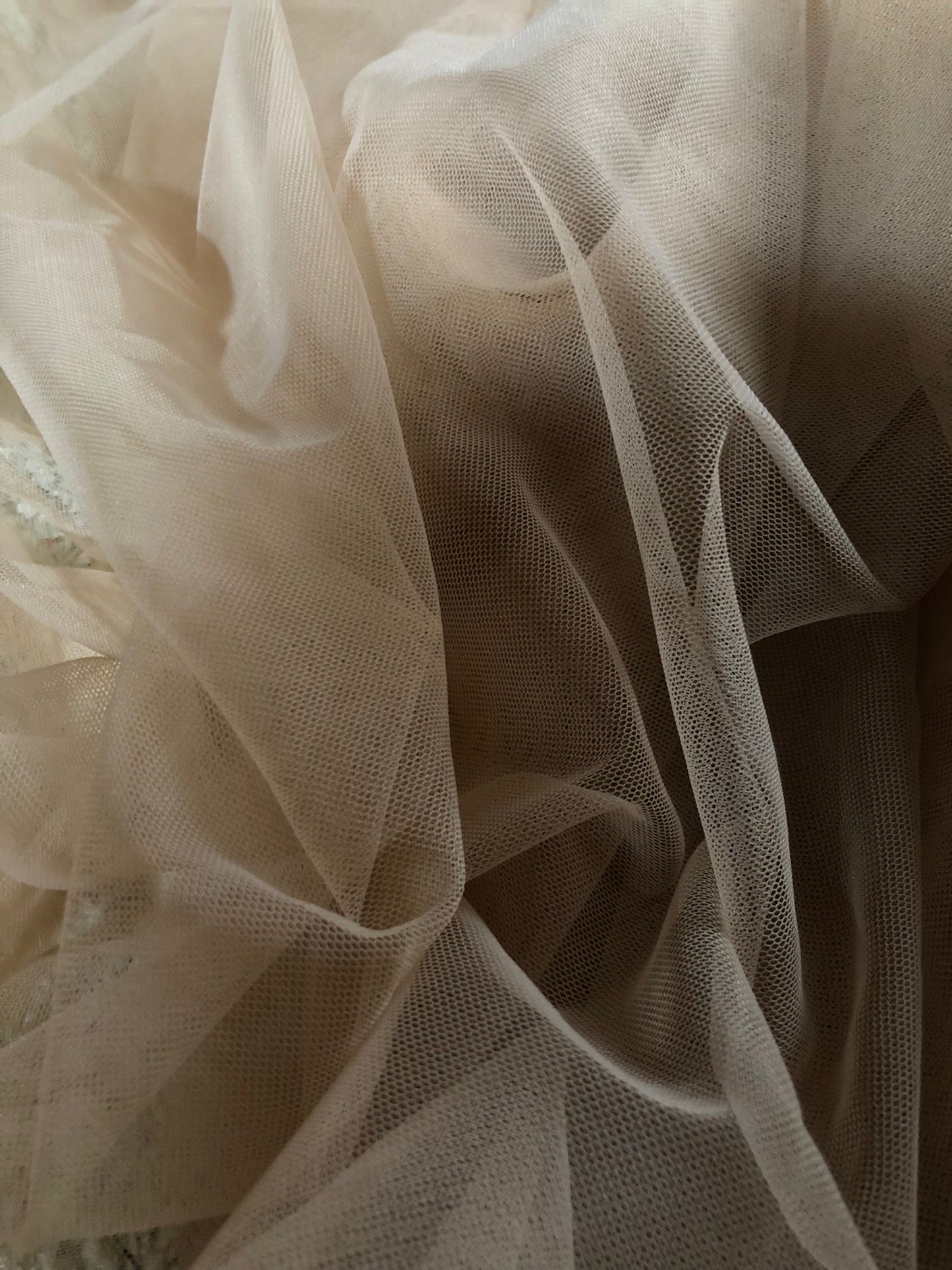 Tulle de Constructie, Nude