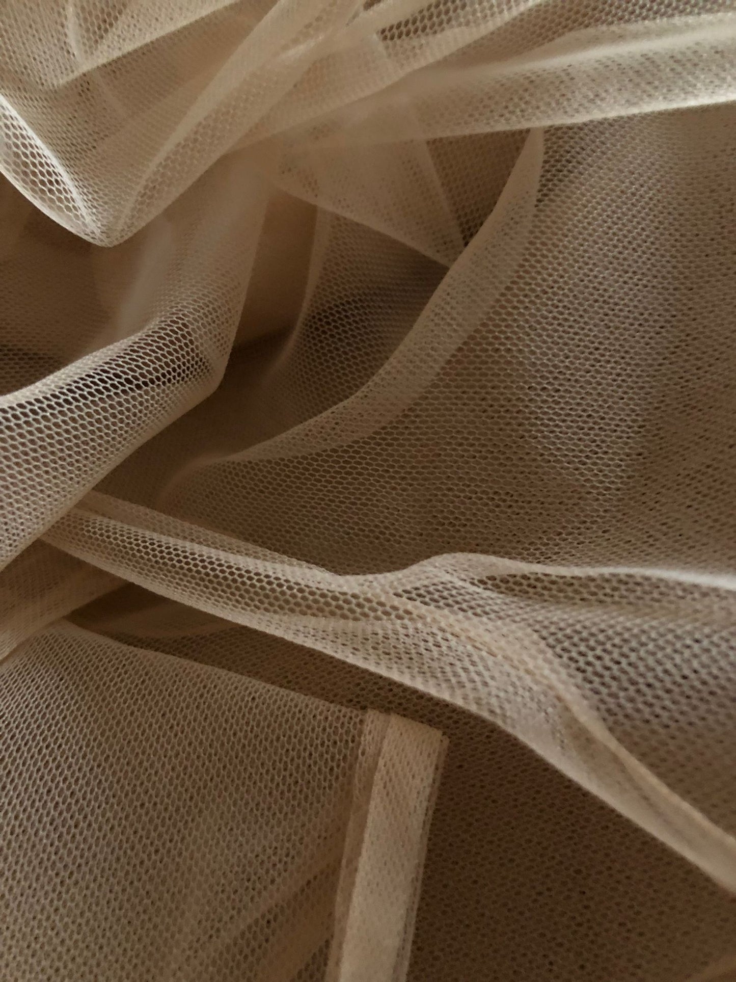 Tulle de Constructie, Nude