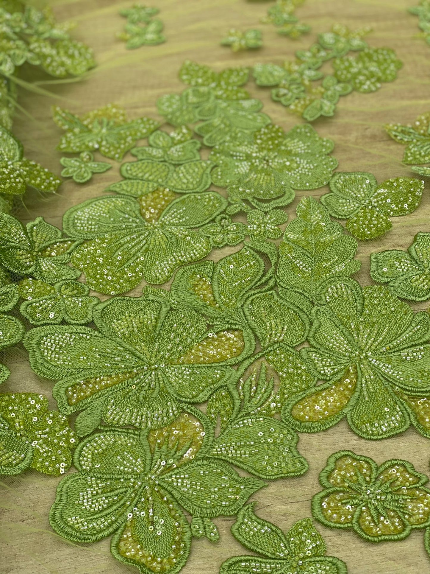 Broderie accesorizata cu paiete si margele , Verde Fistic - MODEL MELLY