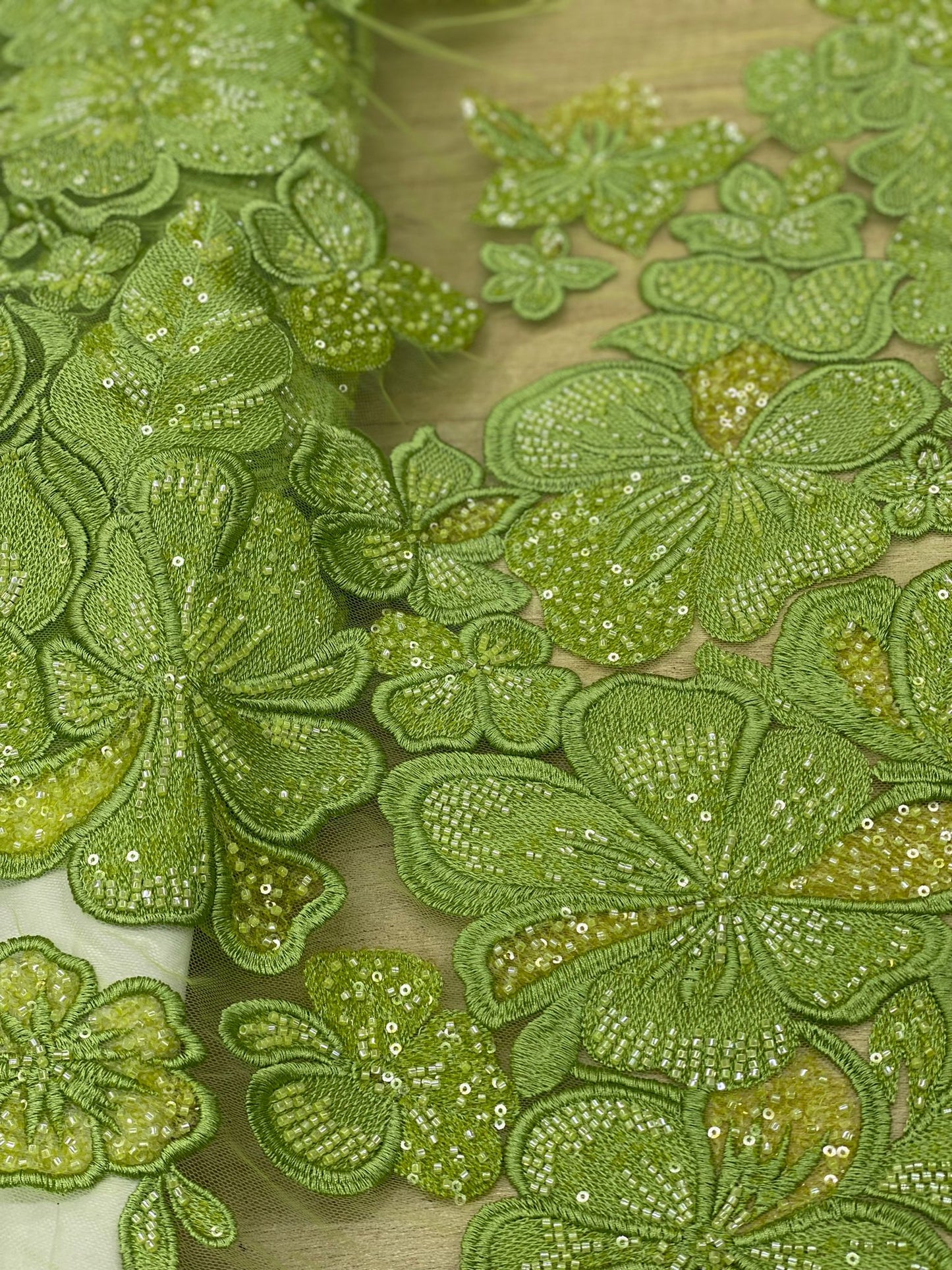 Broderie accesorizata cu paiete si margele , Verde Fistic - MODEL MELLY