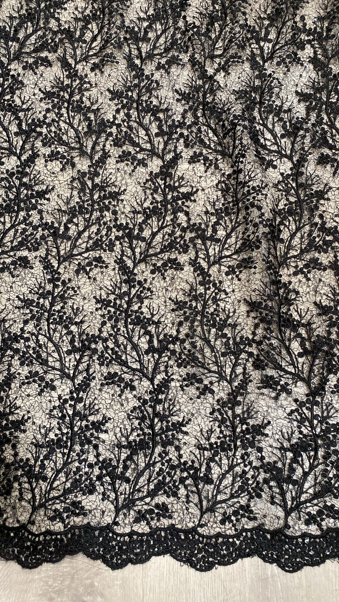Broderie accesorizata cu micropaiete, Negru - MODEL LALE