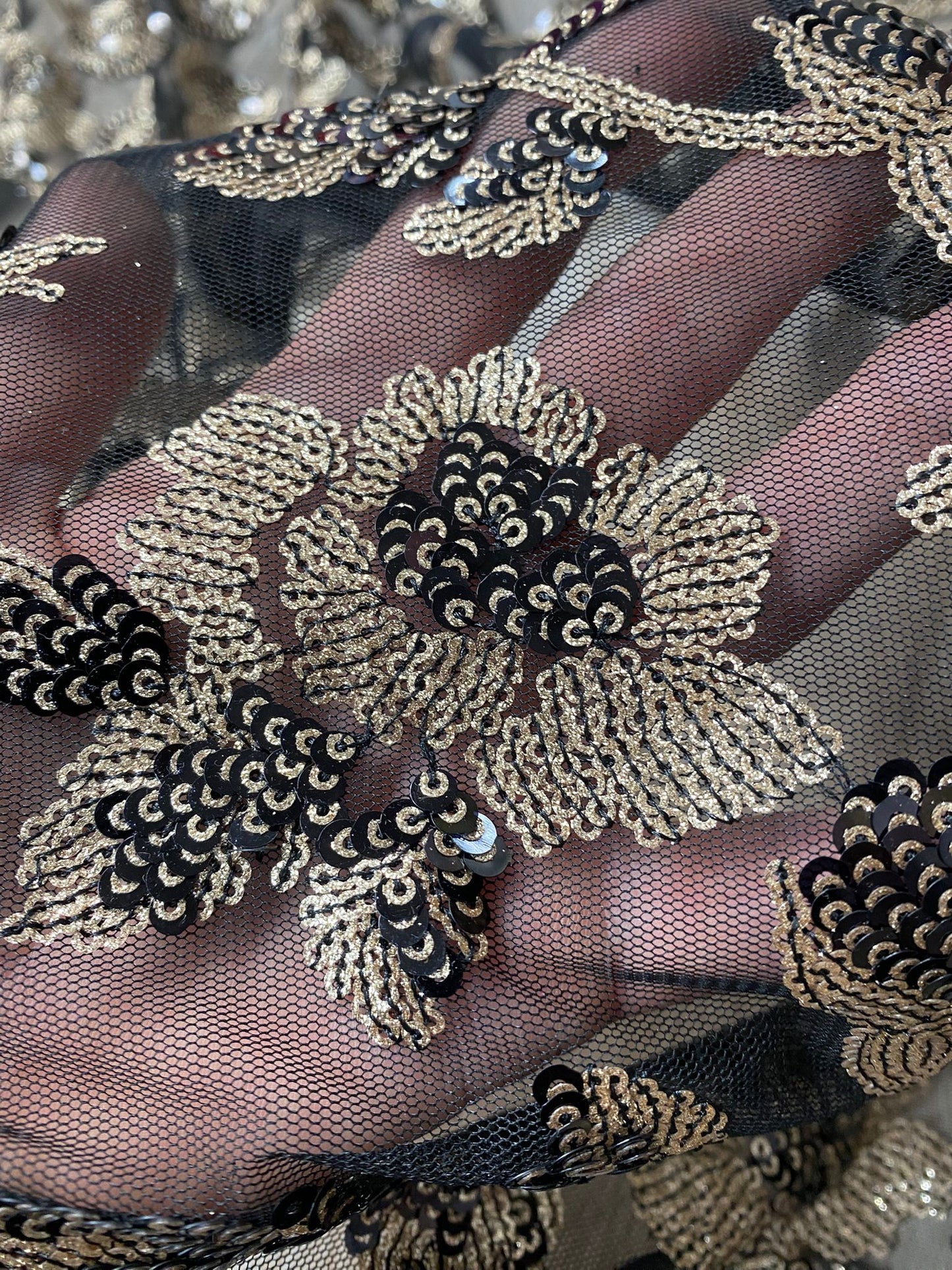 Tulle negru cu paiete