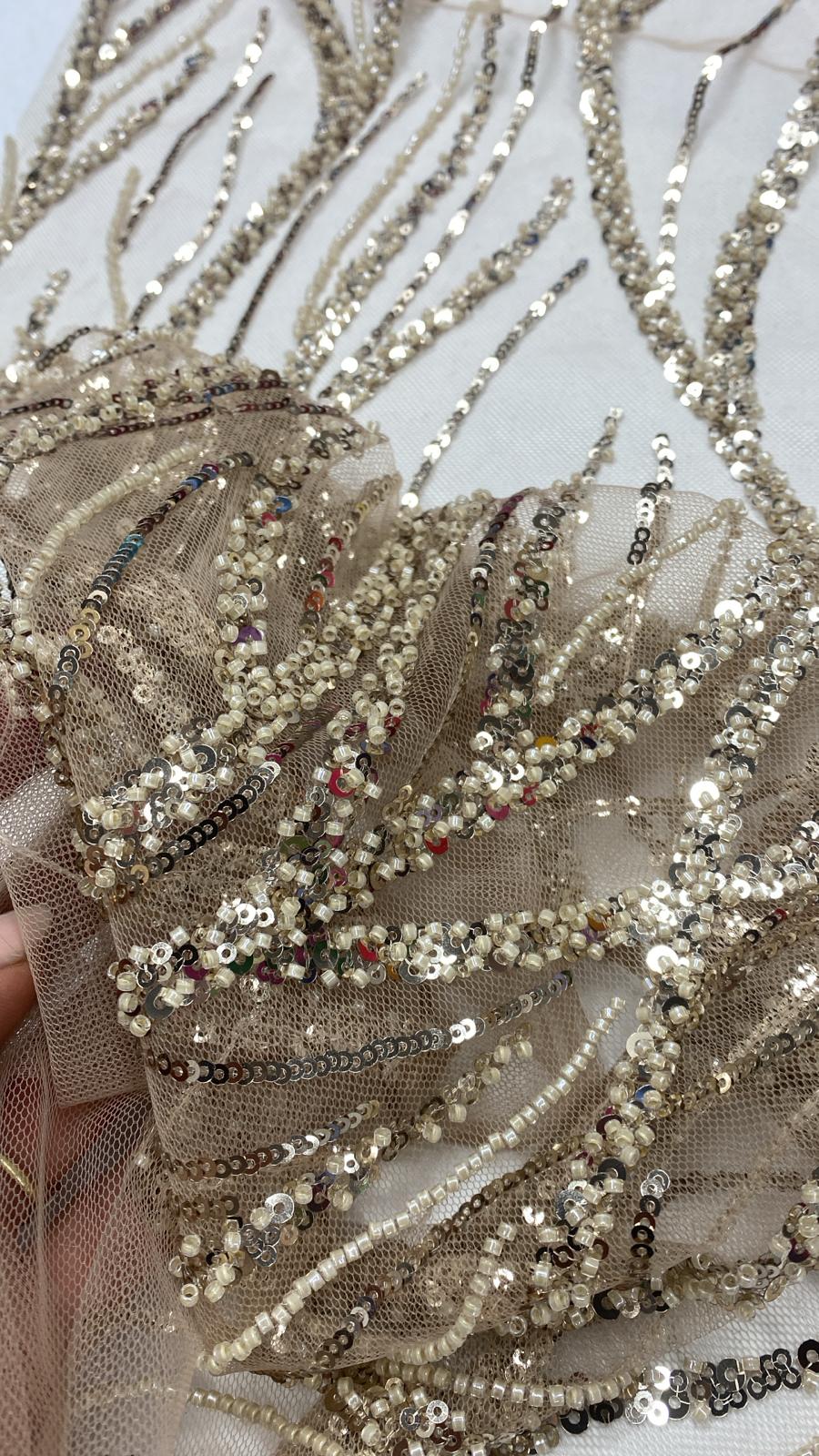 Broderie accesorizata cu paiete si margele, Bej-Auriu - MODEL BEAUTY