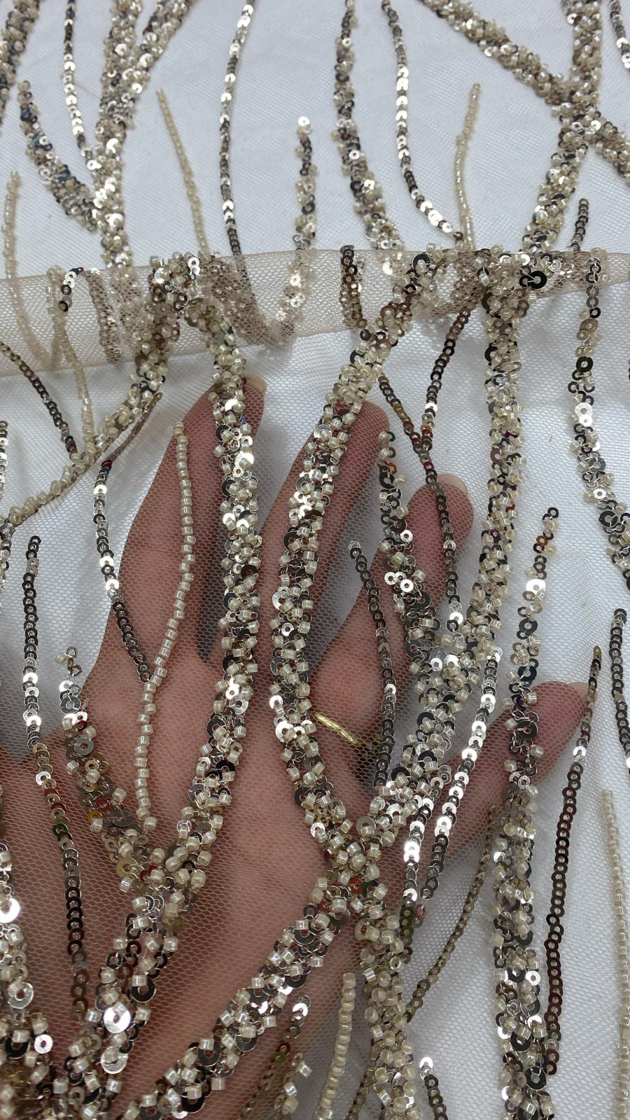Broderie accesorizata cu paiete si margele, Bej-Auriu - MODEL BEAUTY