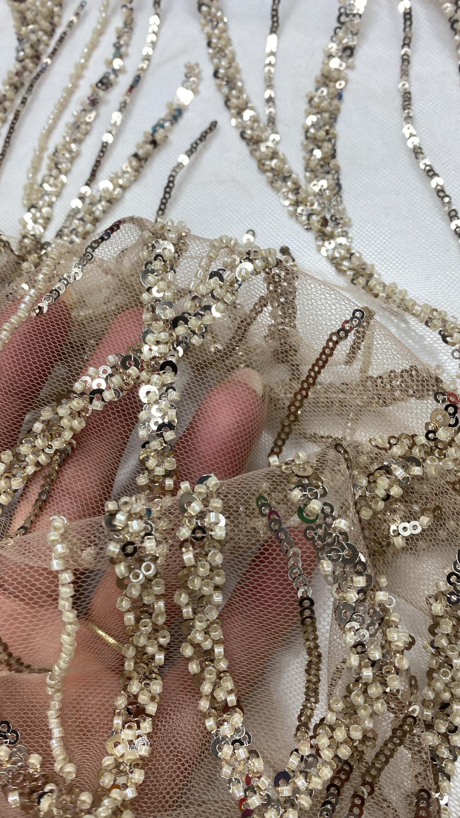 Broderie accesorizata cu paiete si margele, Bej-Auriu - MODEL BEAUTY