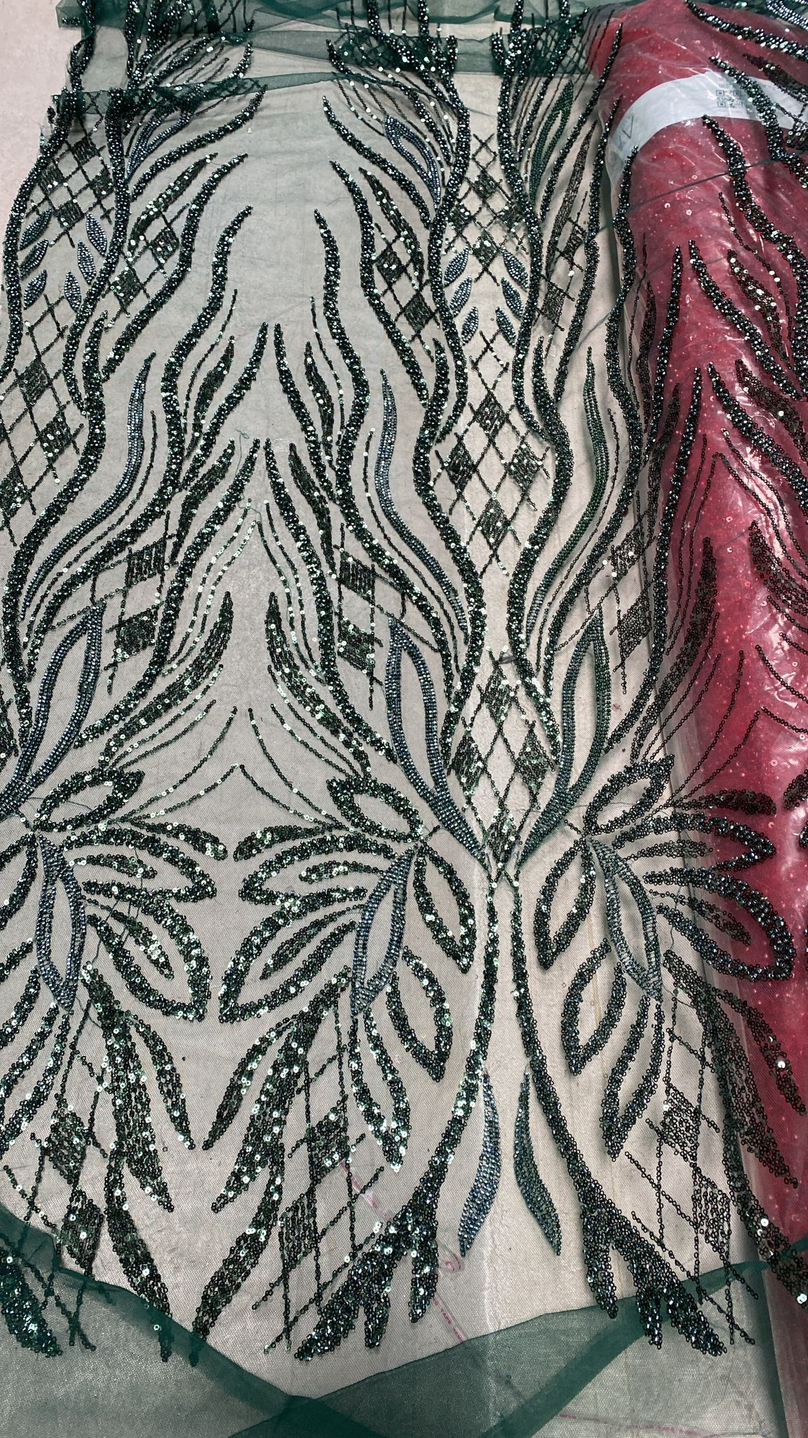 Broderie accesorizata cu paiete si margele, Verde - MODEL ABENA