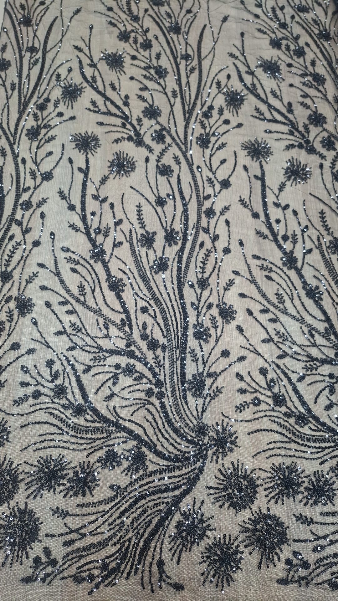 Broderie accesorizata cu paiete si margele , Negru - MODEL AMA