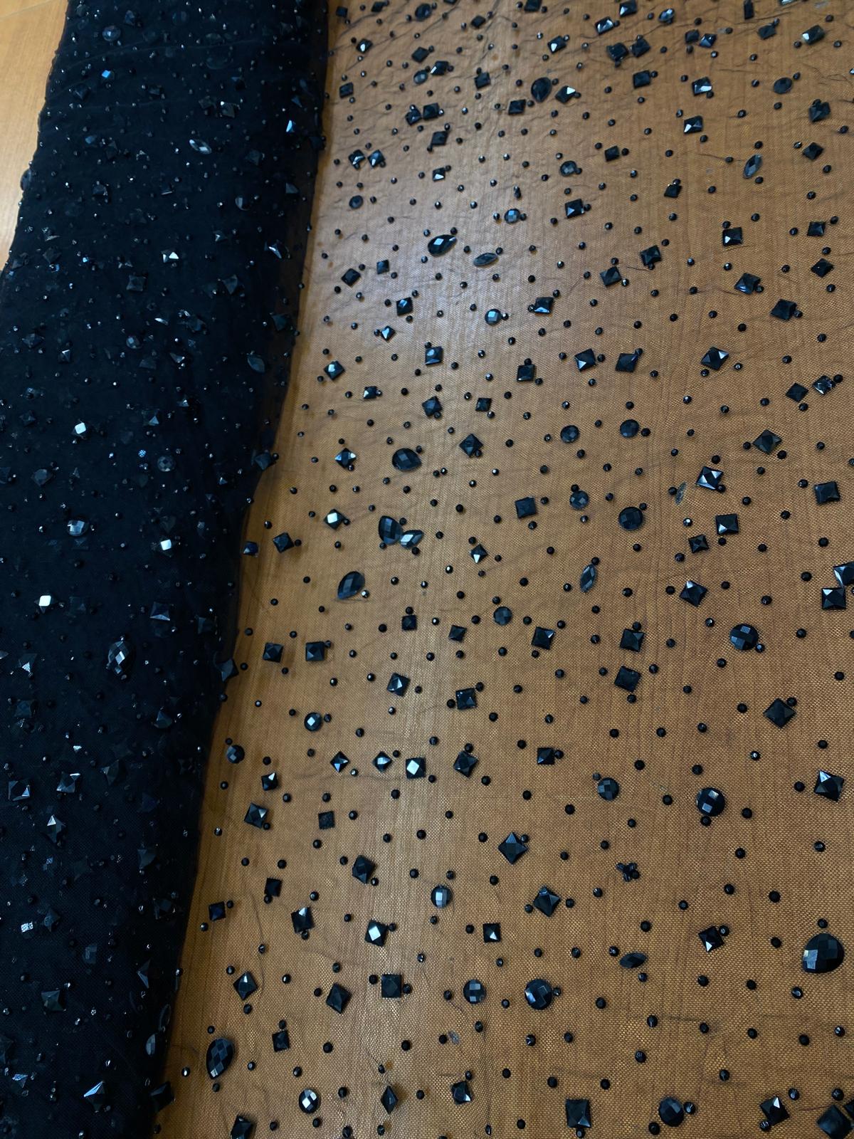 Tulle accesorizat cu pietre si cristale ,Negru - MODEL SEDA