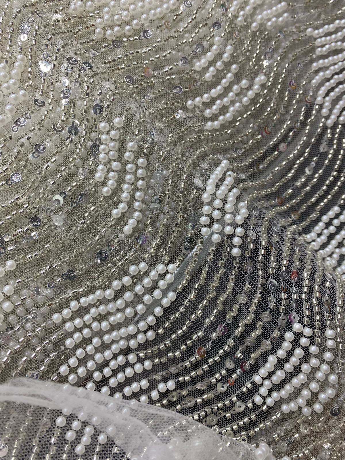 Broderie accesorizata cu paiete si margele, Alb - MODEL NOVA