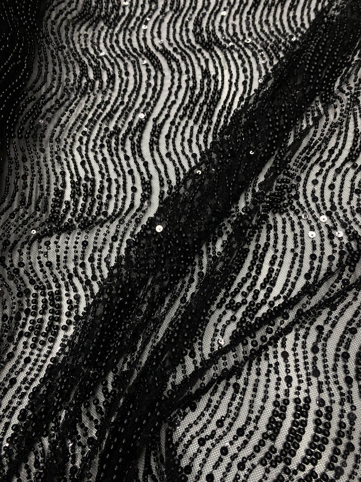 Broderie accesorizata cu paiete si margele, Negru - MODEL NOVA