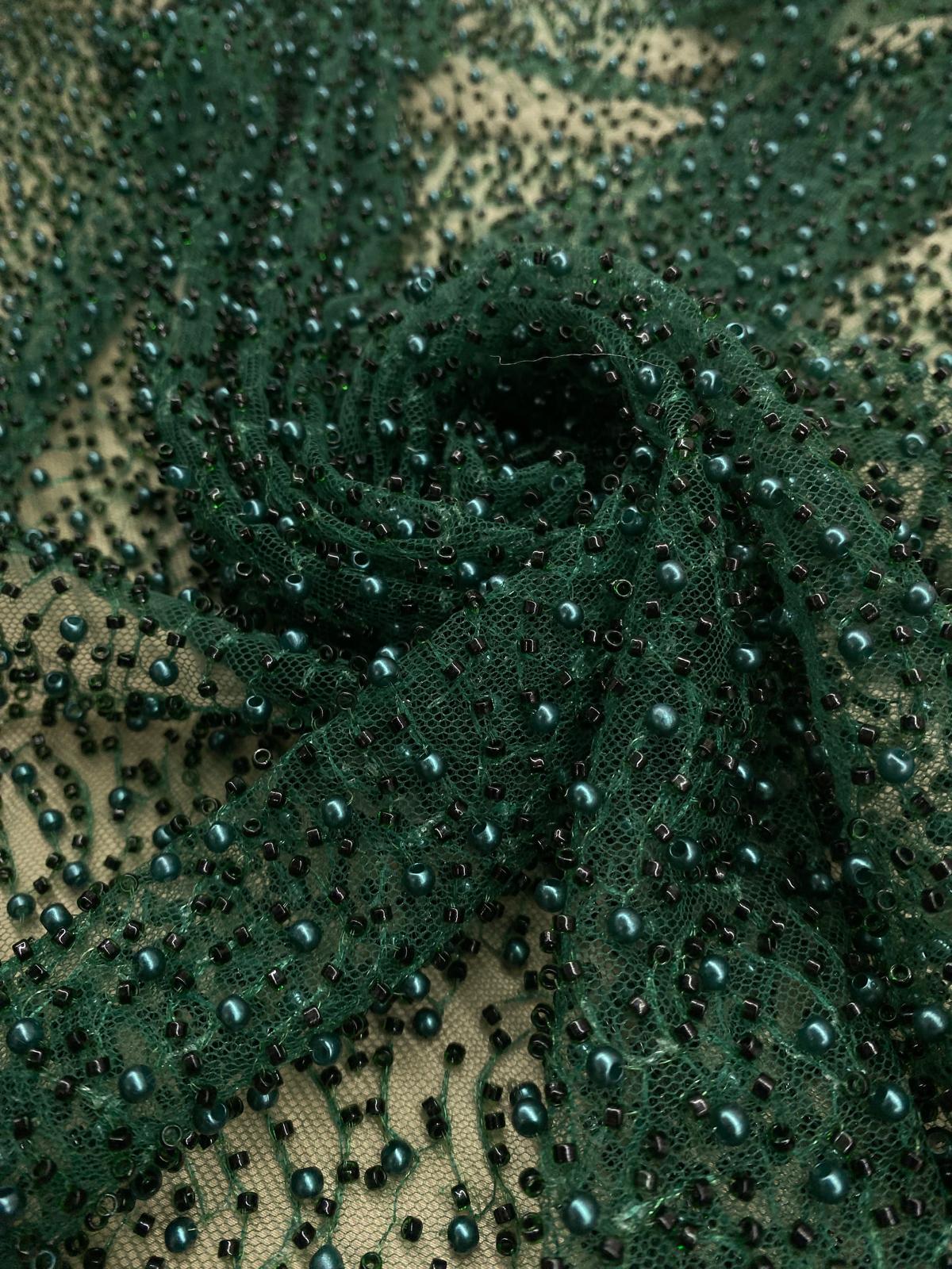 Tulle accesorizat cu perle si margele tubulare , Verde - MODEL HACER