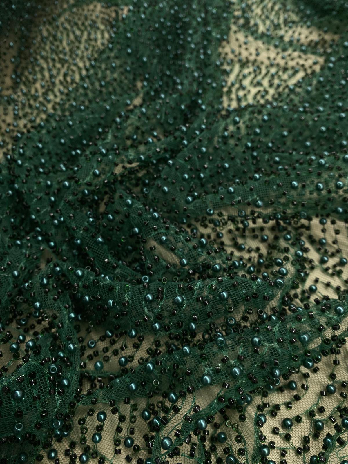 Tulle accesorizat cu perle si margele tubulare , Verde - MODEL HACER