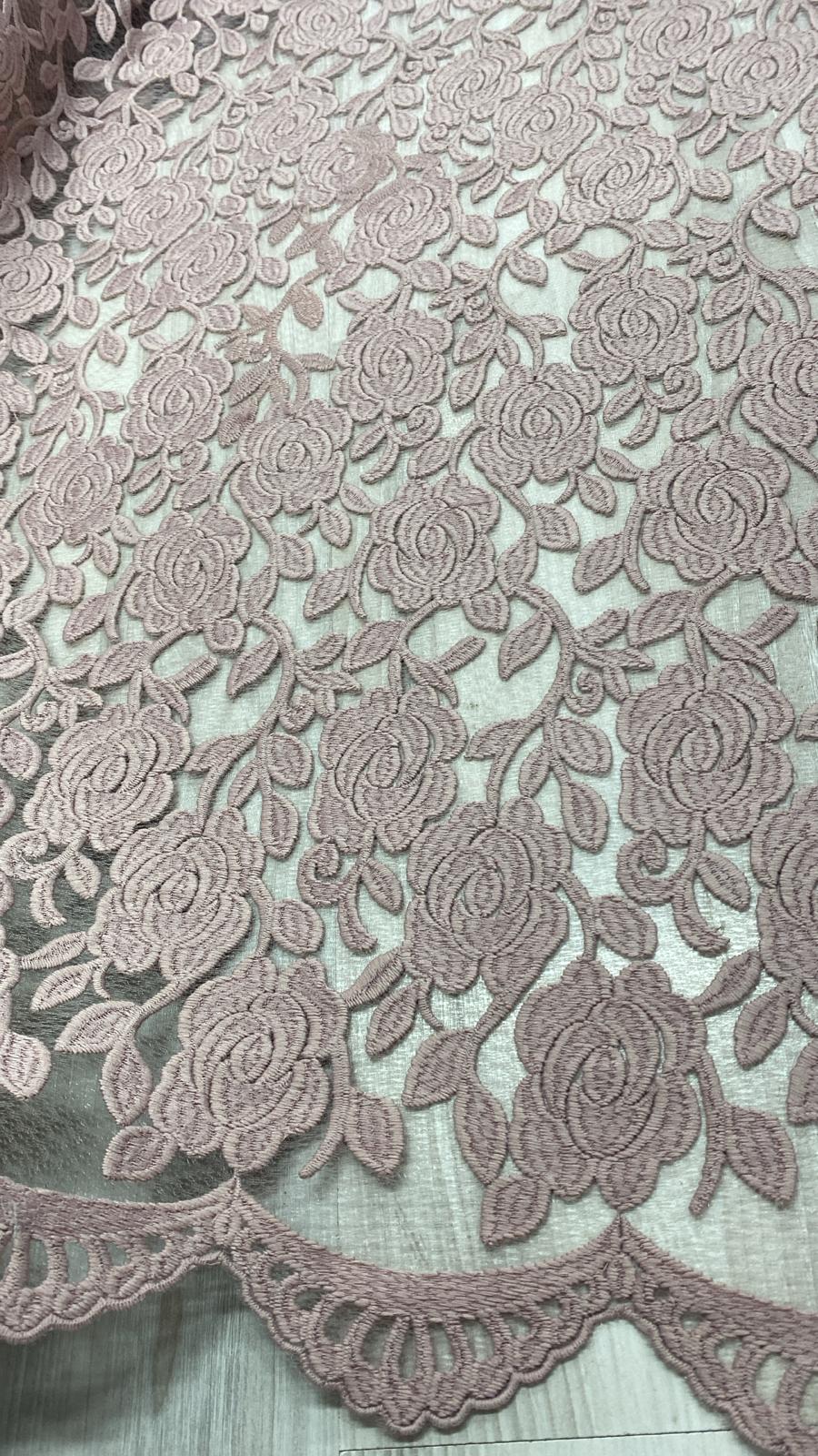 Broderie , roz pudra