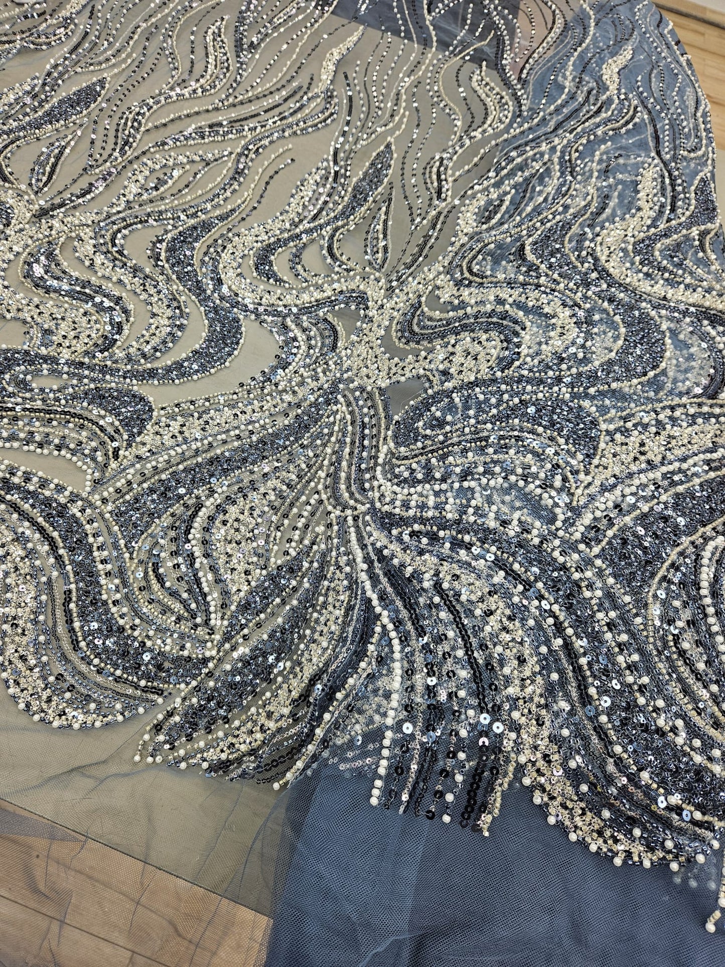 Broderie accesorizata cu margele, paiete si margele tubulare , Bluemarin -MODEL ERIKA