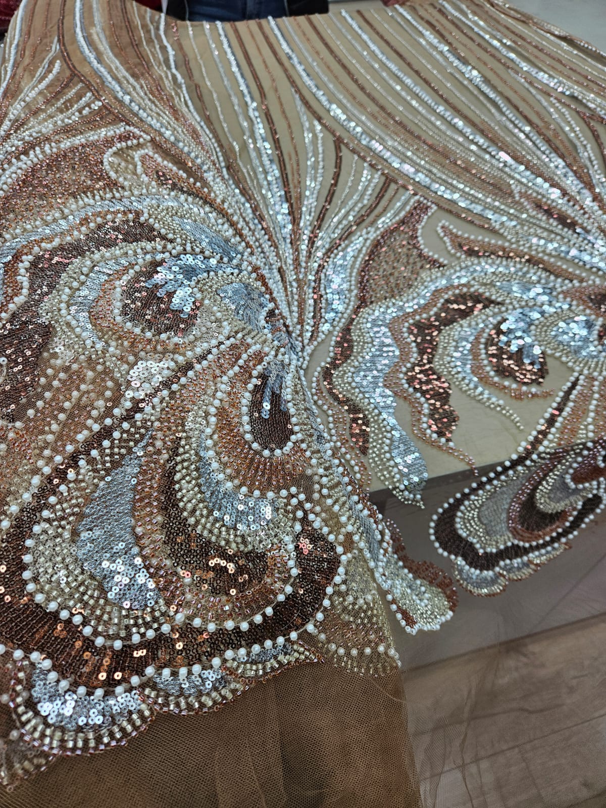 Broderie accesorizata cu margele, paiete si margele tubulare , Maro - MODEL TASHA