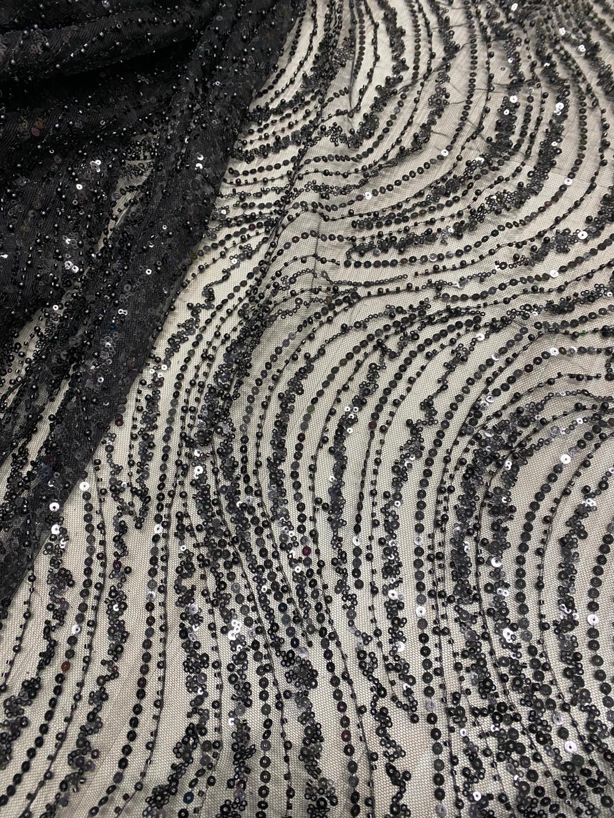 Broderie accesorizata cu paiete si margele, Negru / MODEL EMY