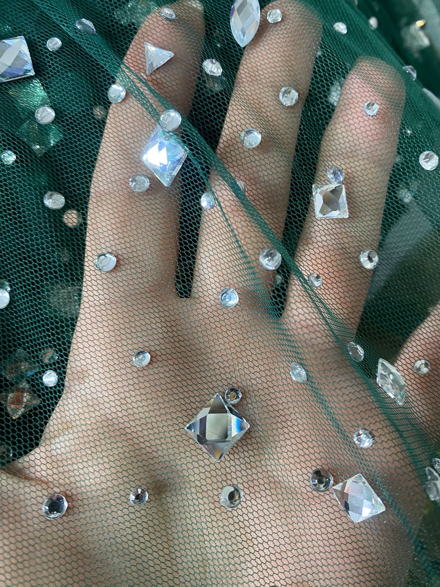 Tulle verde, accesorizat cu pietre si cristale argintii - MODEL KATE