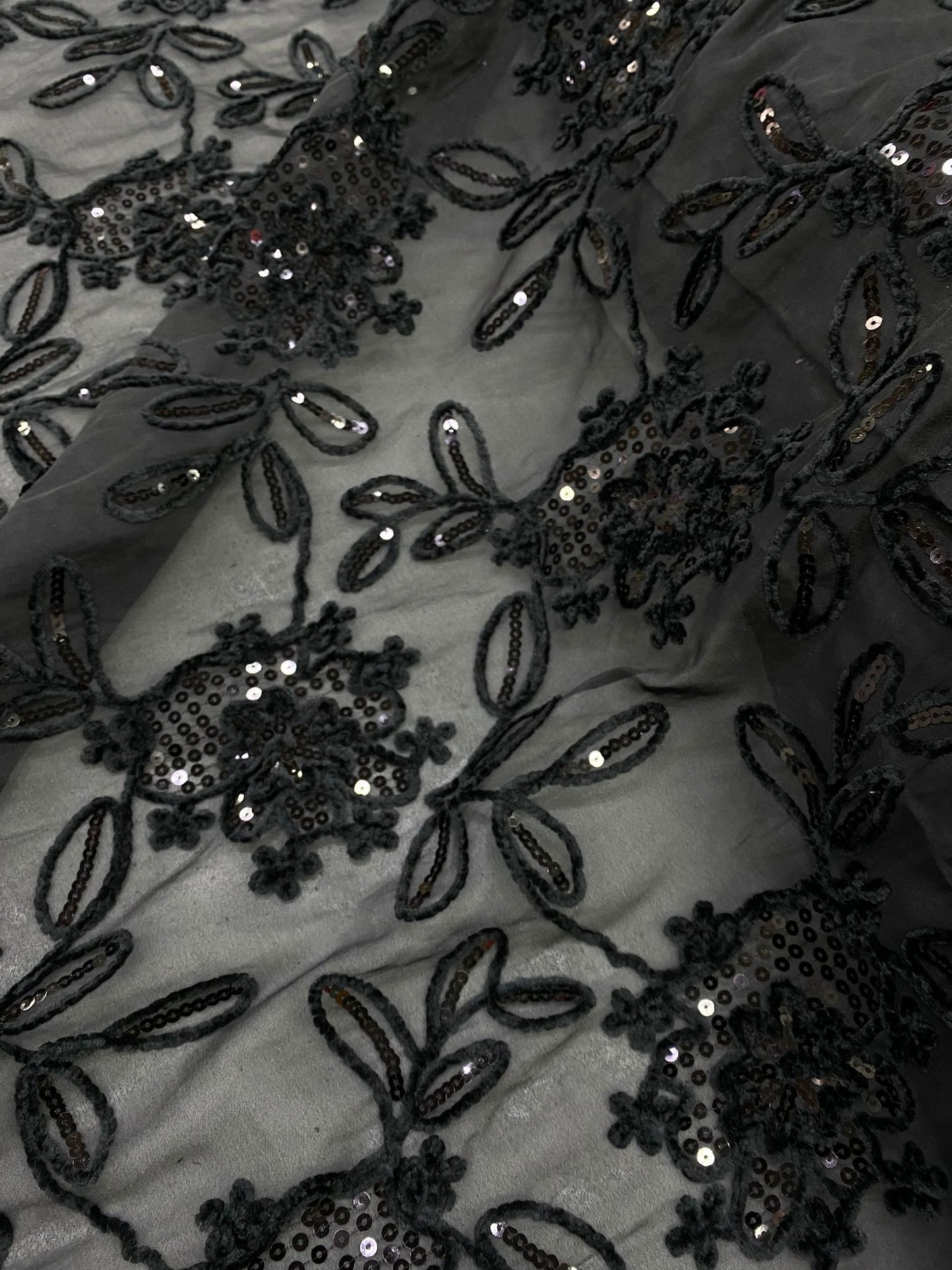 Broderie pe organza cu paiete, Model Elara, Negru