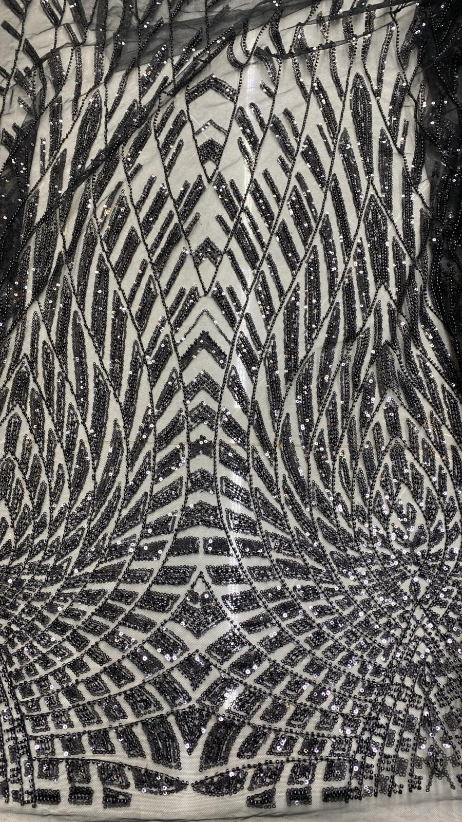 Broderie accesorizata cu paiete si margele, Negru - MODEL NUR