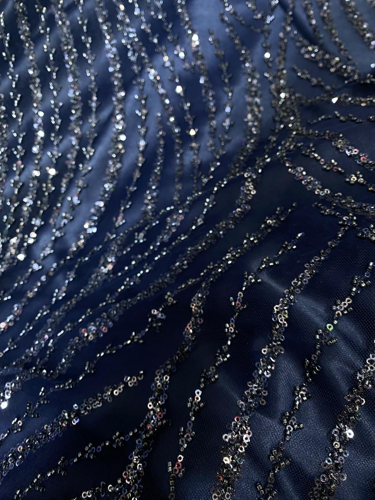 Broderie accesorizata cu paiete si margele, Bluemarin - MODEL ARRY