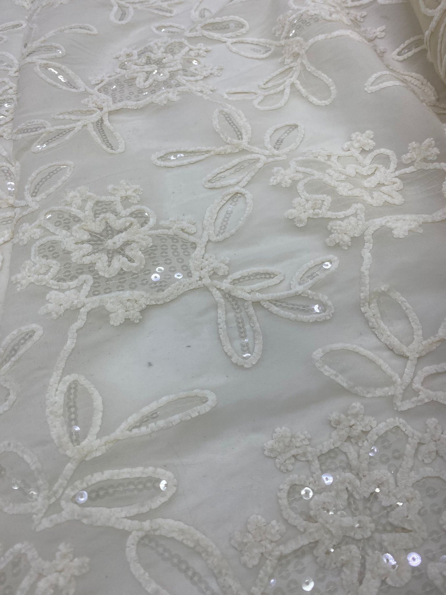 Broderie pe organza cu paiete, Model Elara, Crem