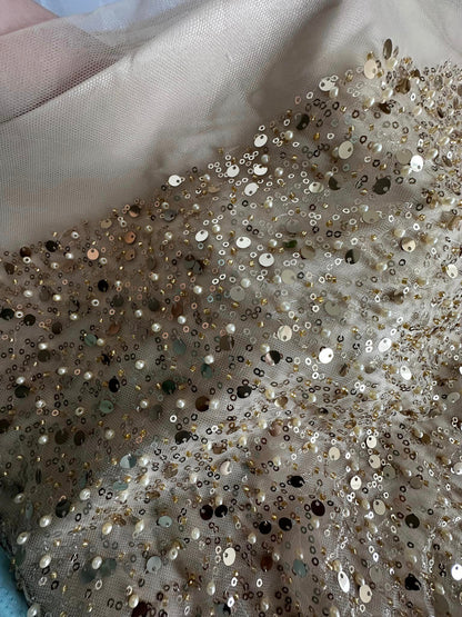 Tulle accesorizat cu paiete si margele, Auriu / MODEL BIG