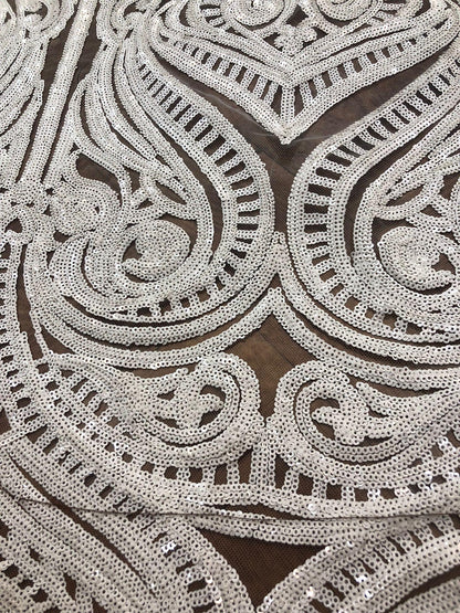 Broderie accesorizata cu paiete, alba