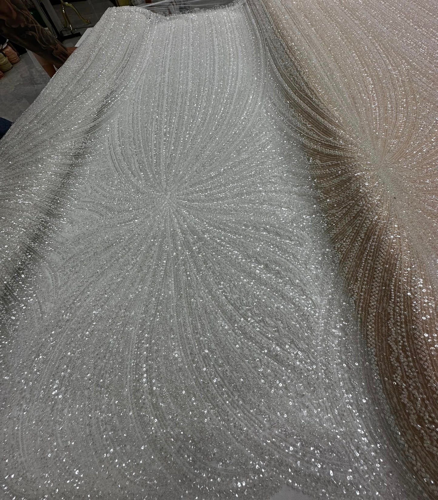 Broderie FULL accesorizata cu paiete si margele / MODEL LUXURY