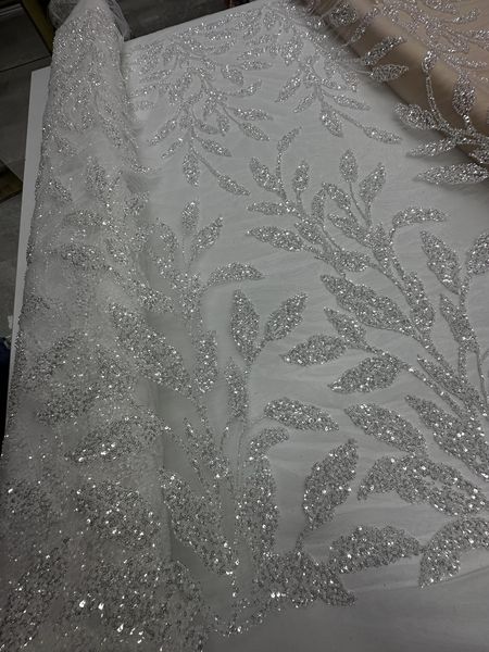 Broderie accesorizata cu paiete si margele / MODEL MERSIN