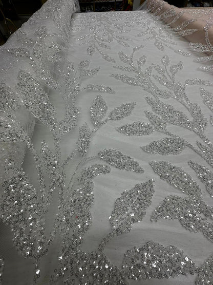 Broderie accesorizata cu paiete si margele / MODEL MERSIN