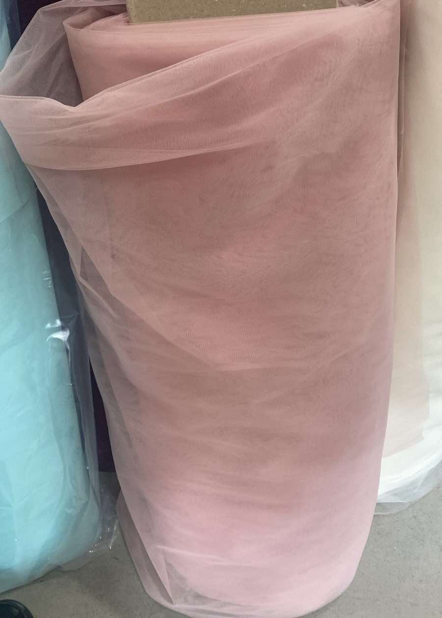 Tulle moale si fin , Roz Pudra